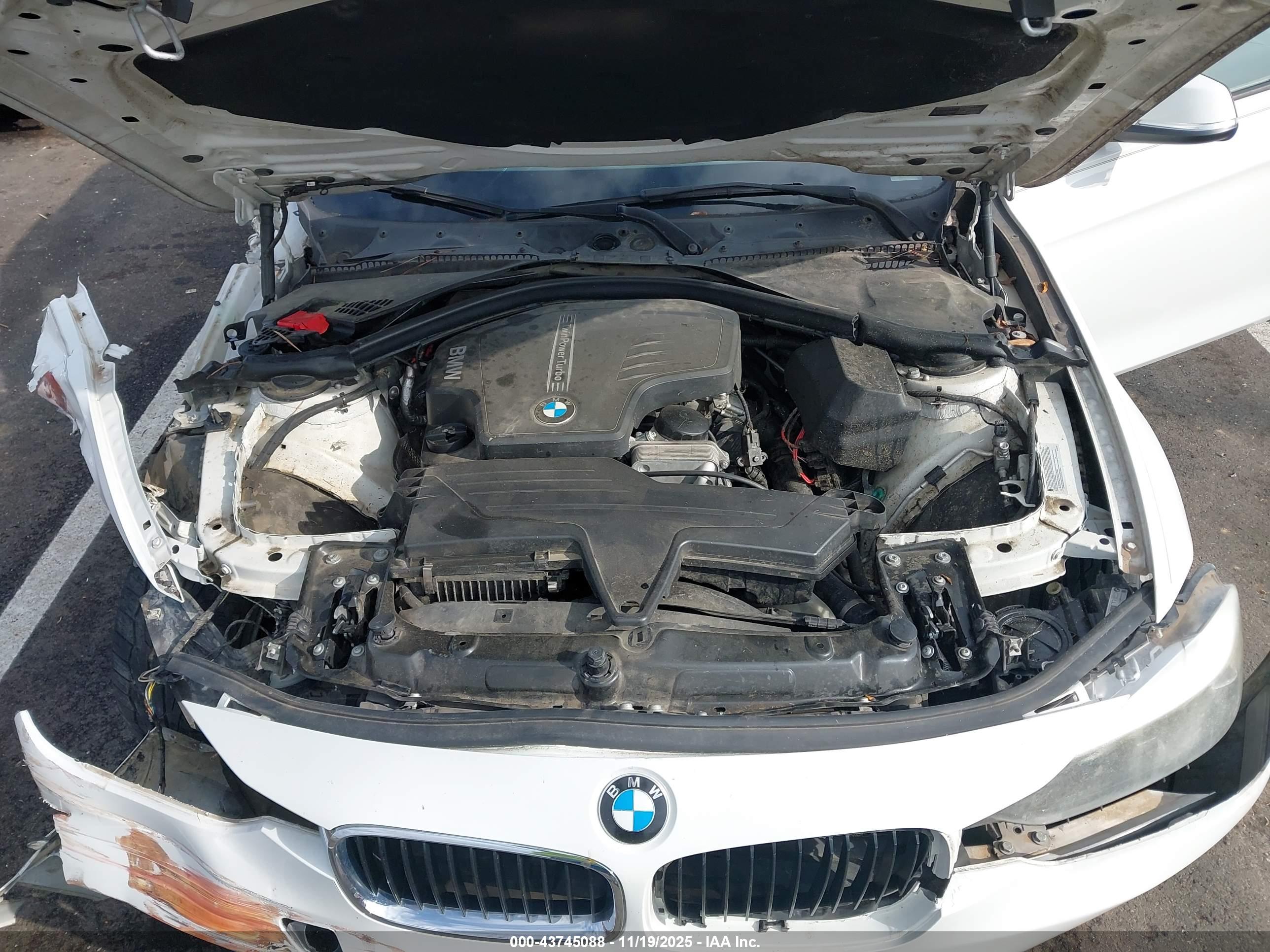 BMW 320I image 10
