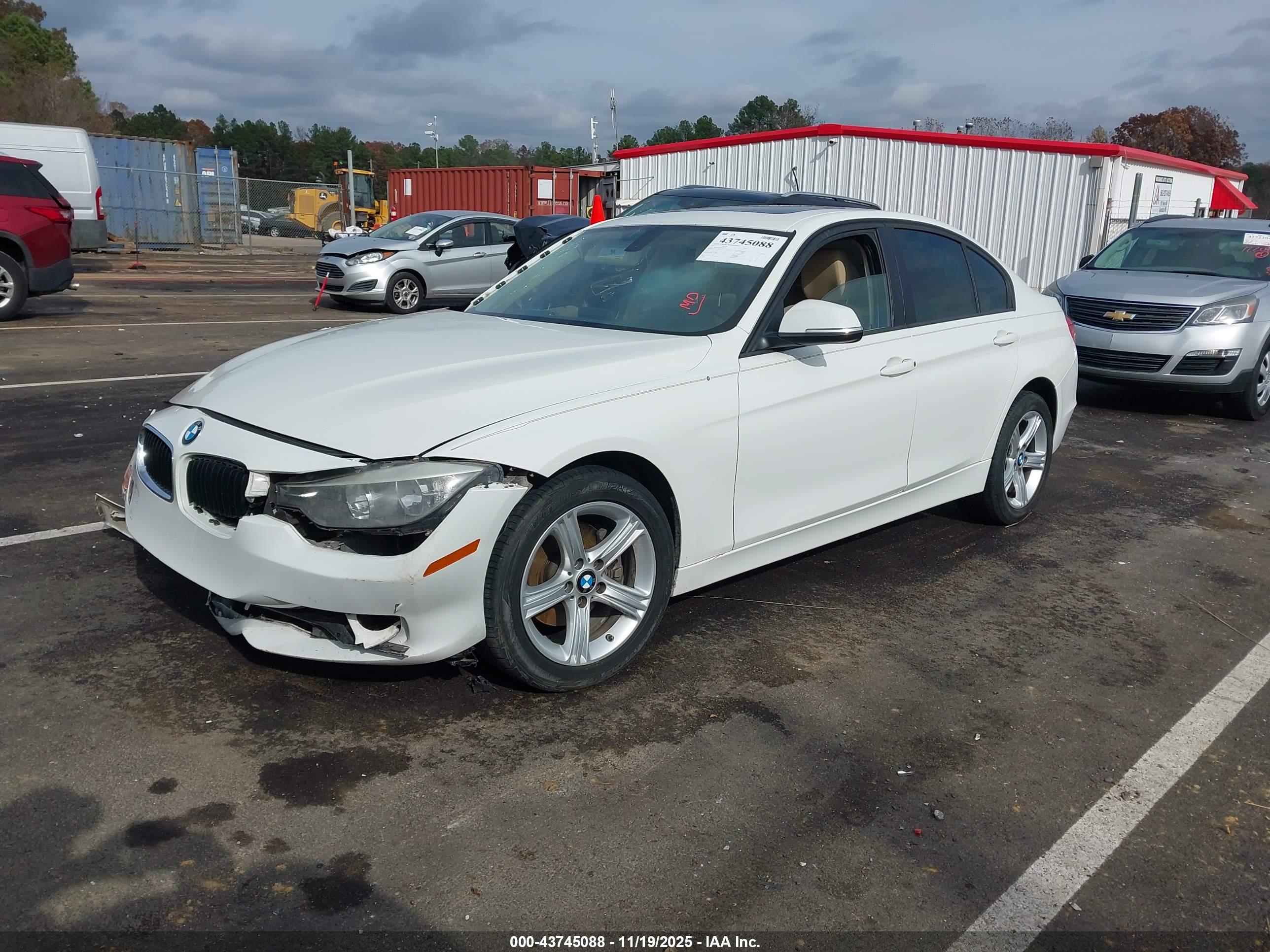BMW 320I image 2