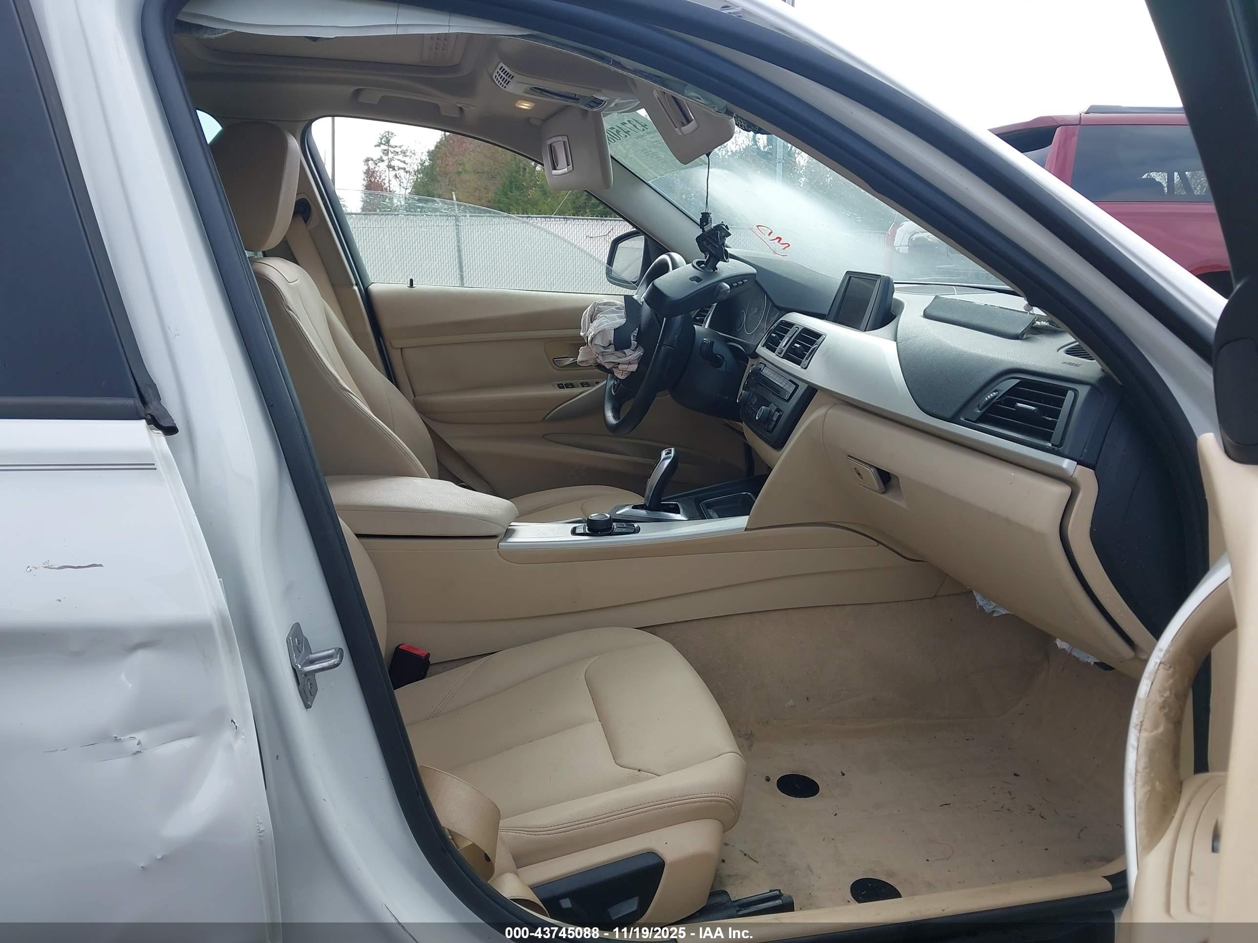 BMW 320I image 5