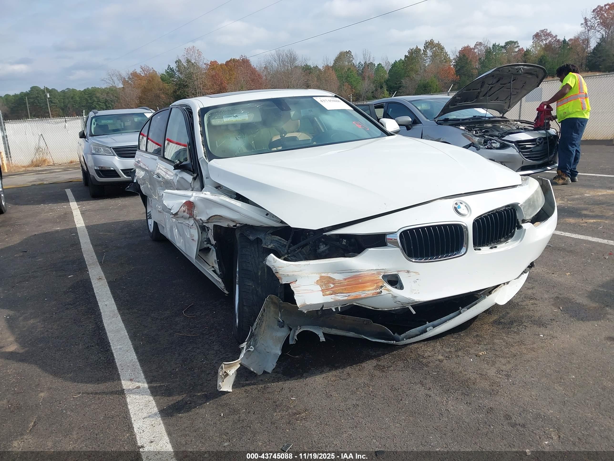 BMW 320I image 6