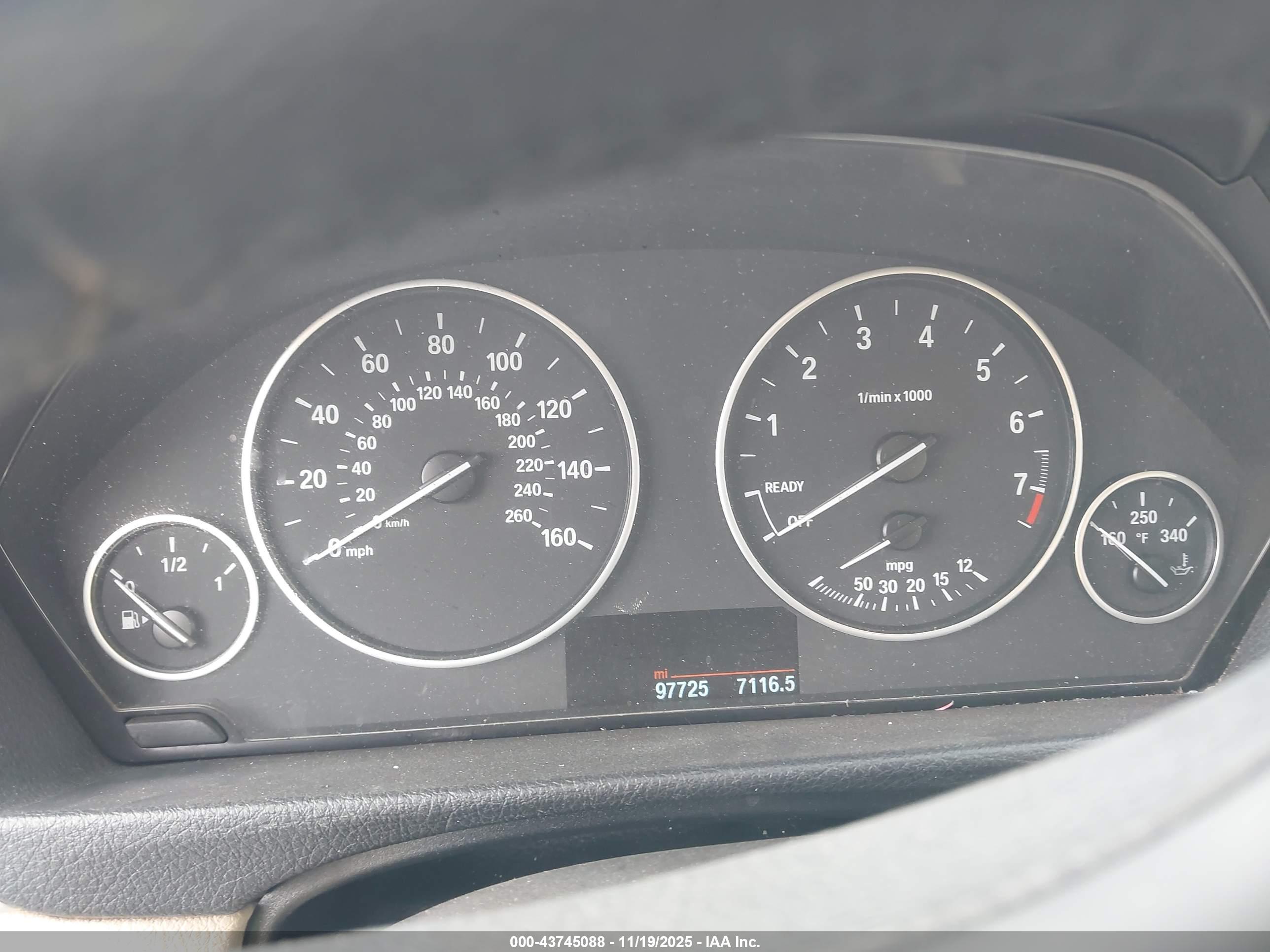 BMW 320I image 7