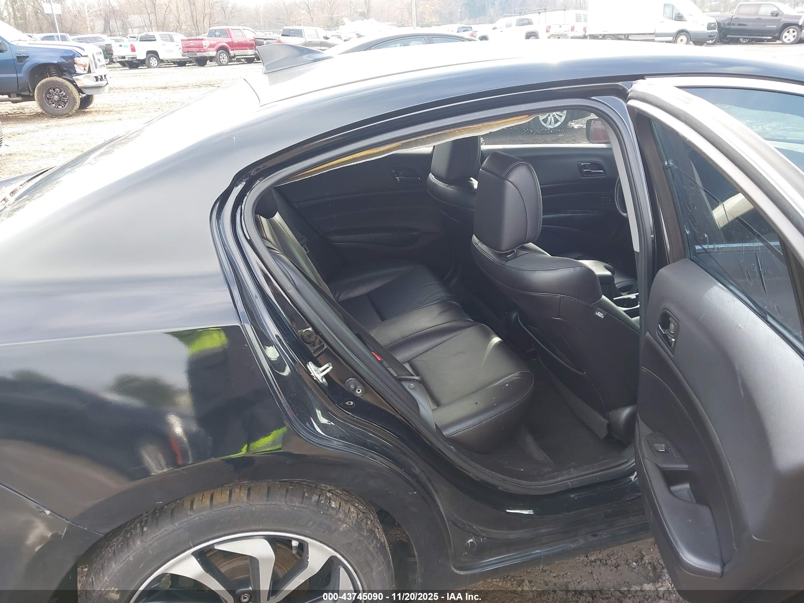 ACURA ILX image 8