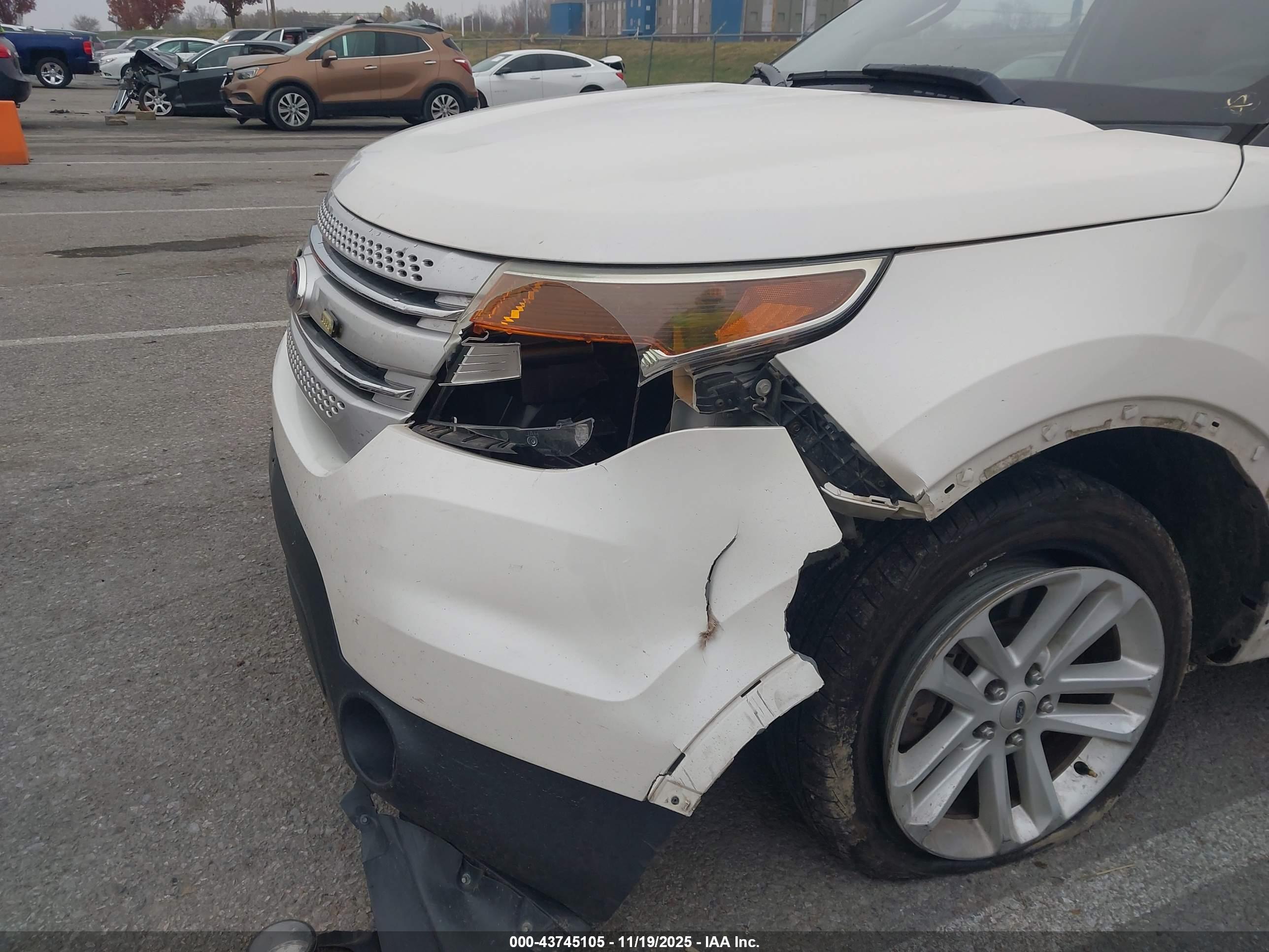 FORD EXPLORER image 6