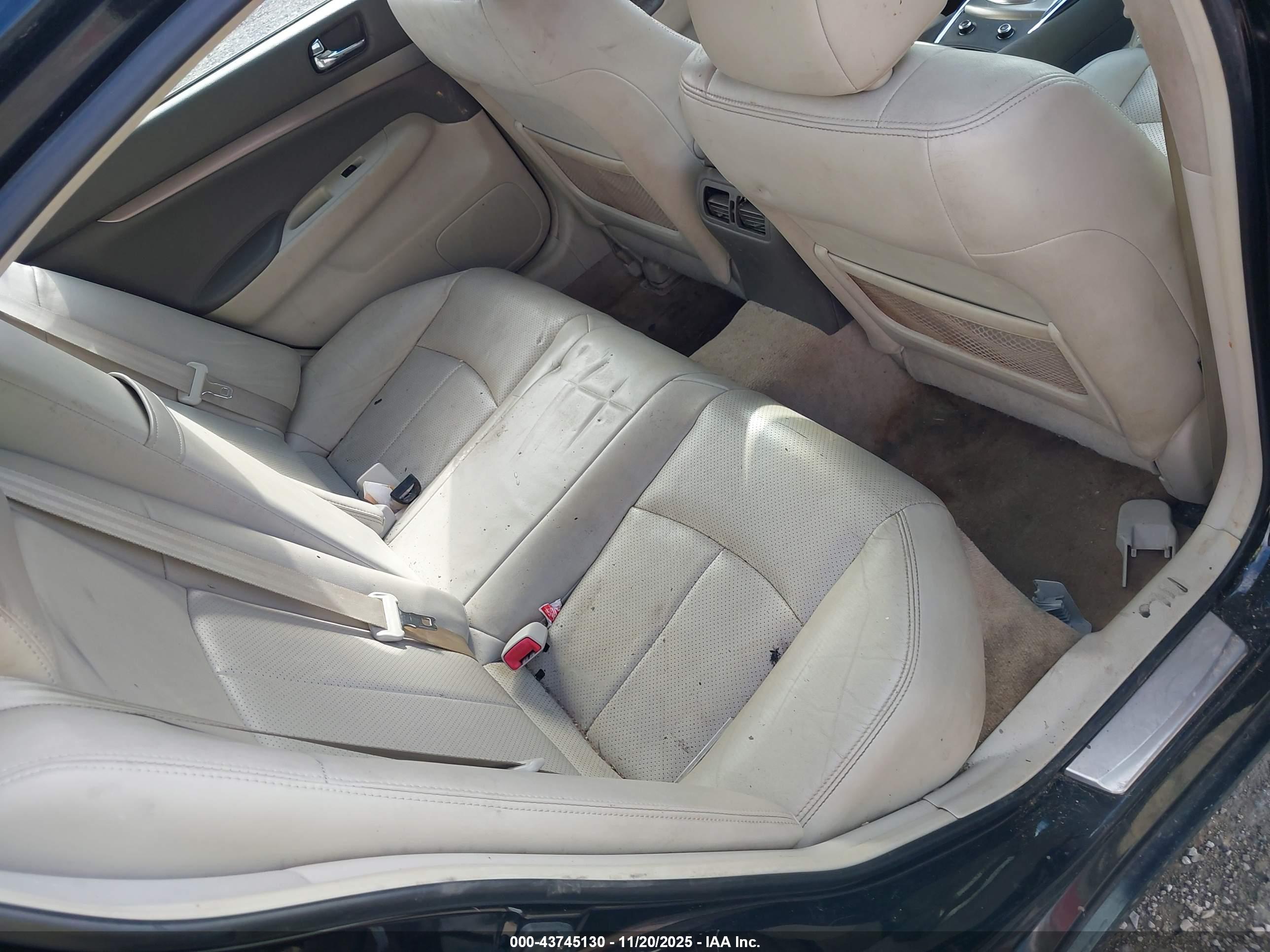 INFINITI G37 image 8