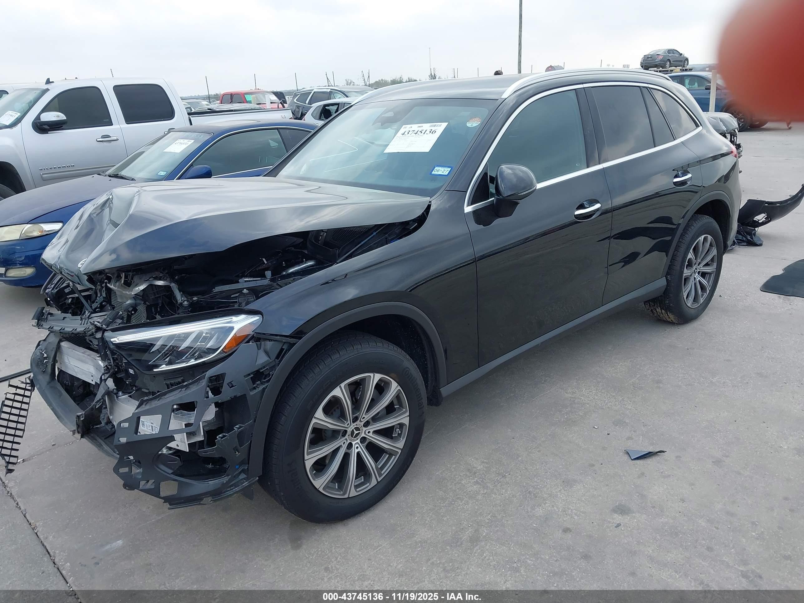 MERCEDES-BENZ GLC image 2