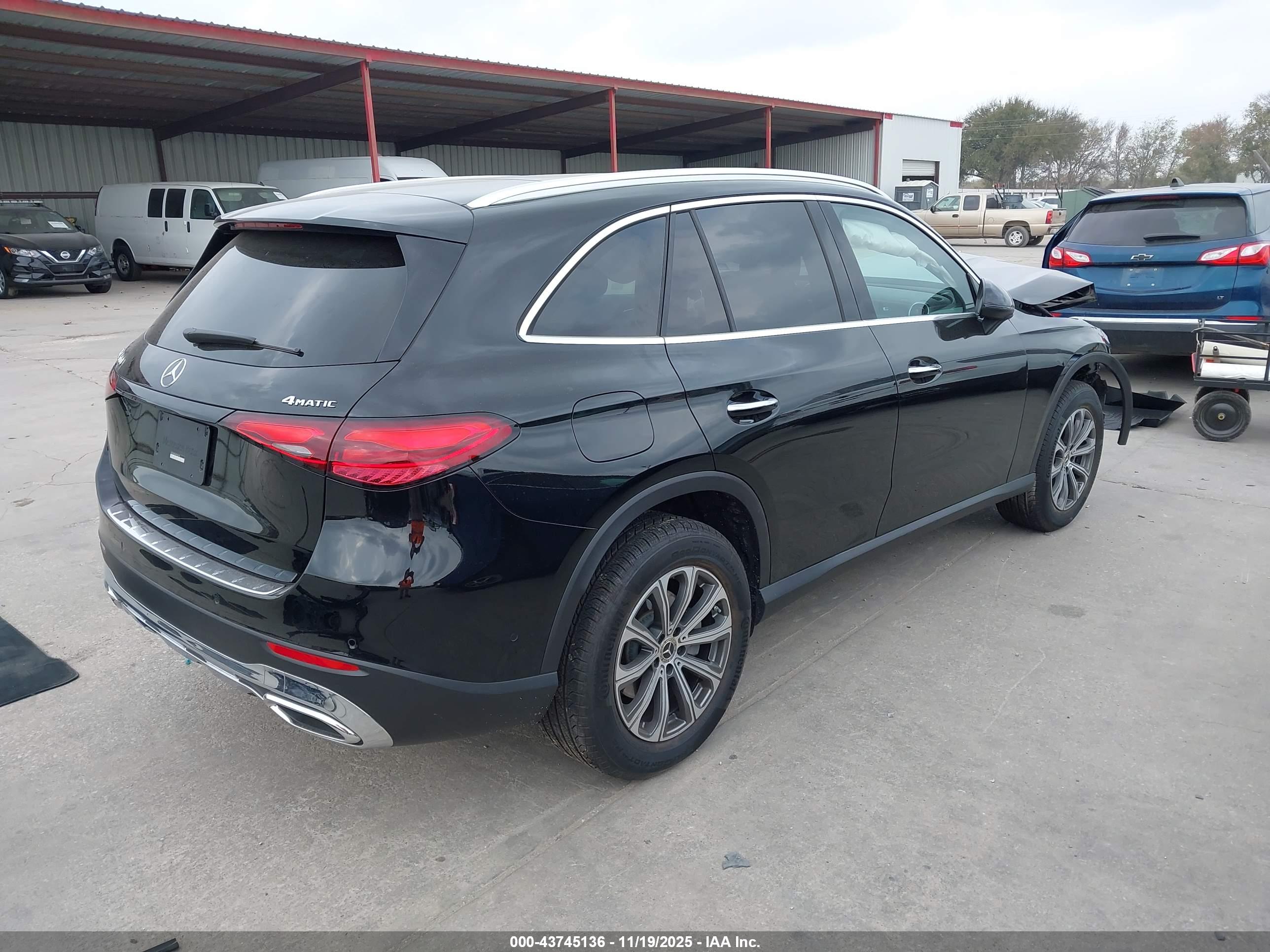 MERCEDES-BENZ GLC image 4