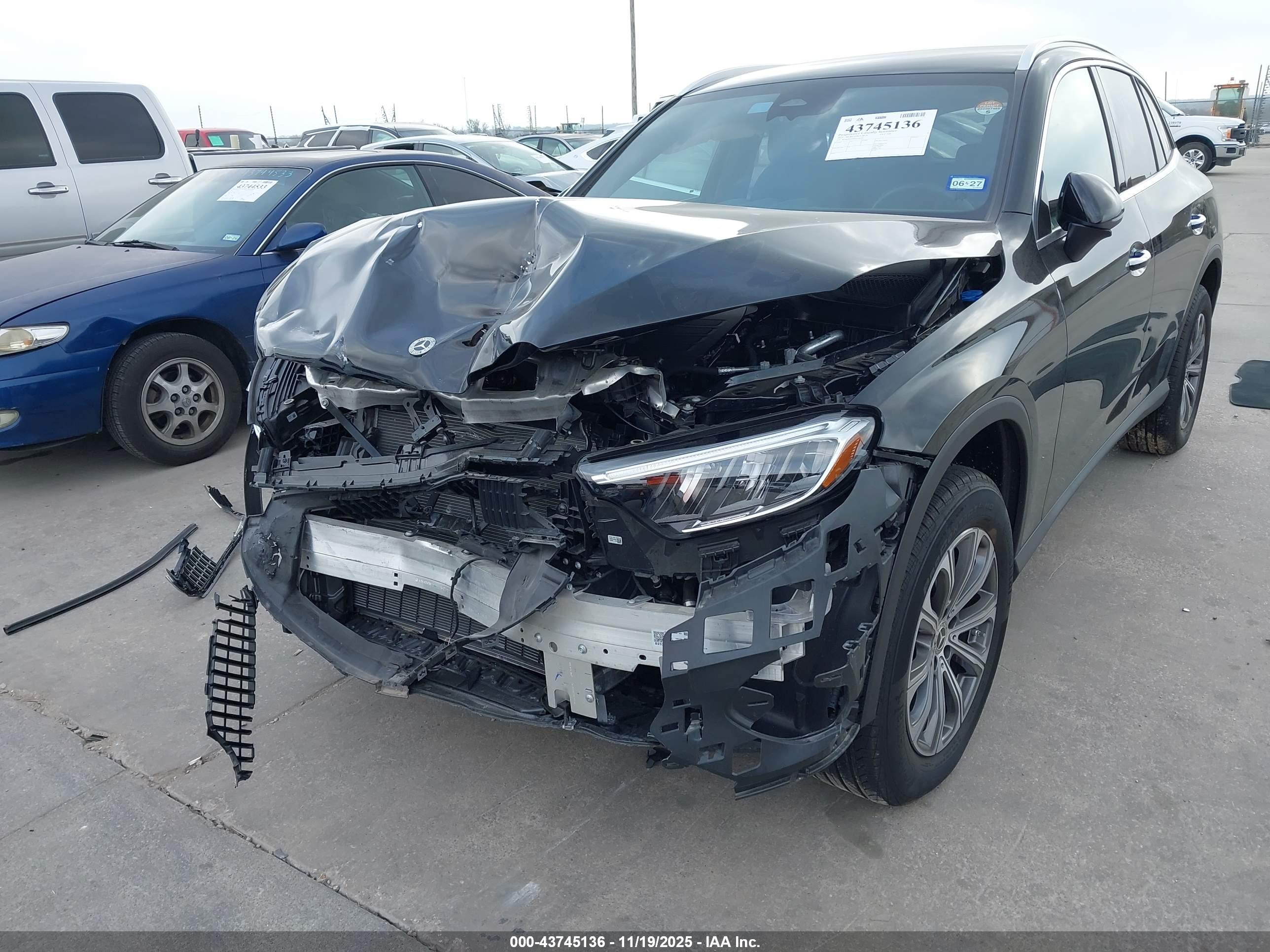 MERCEDES-BENZ GLC image 6