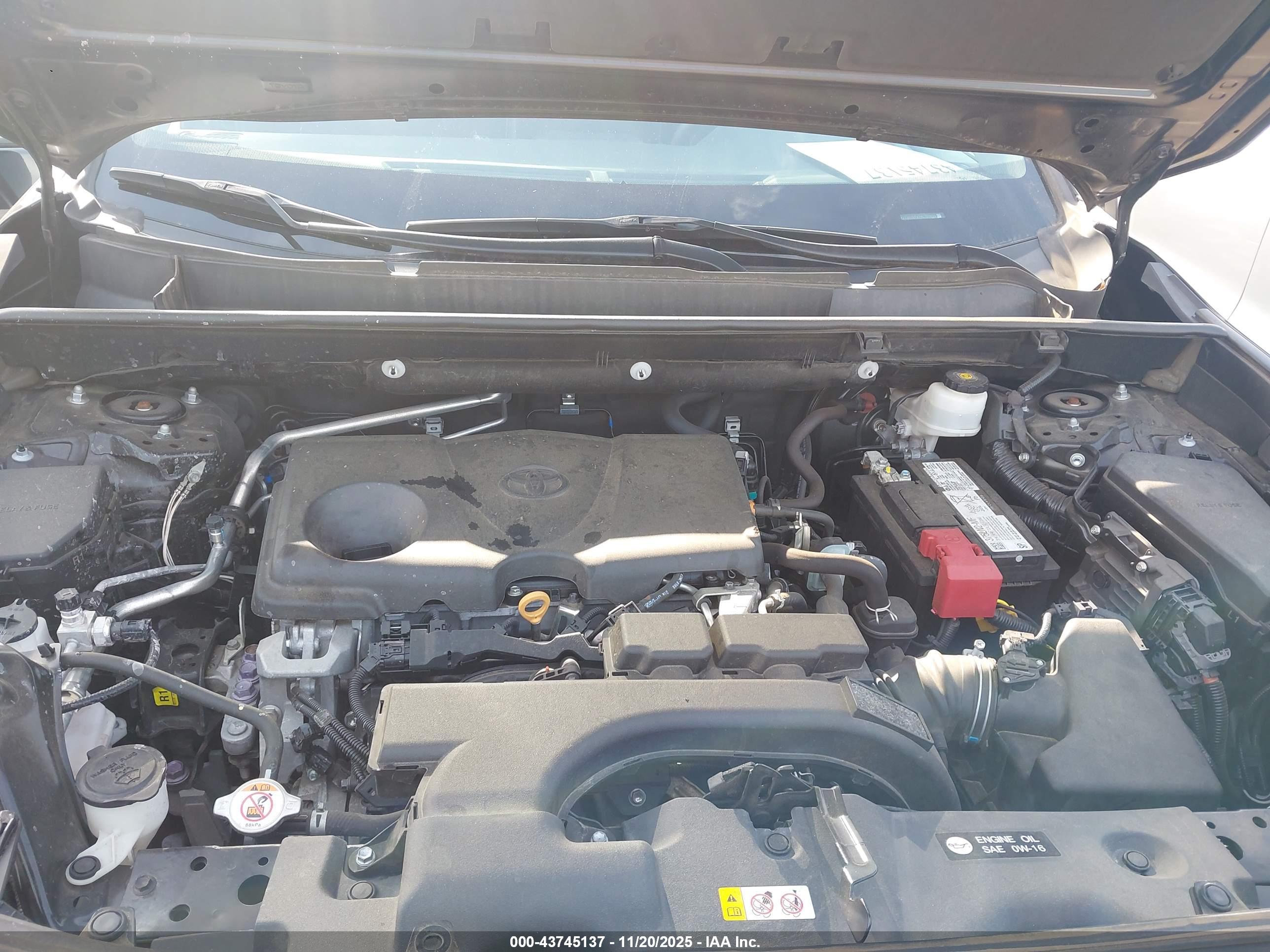 TOYOTA RAV4 image 10