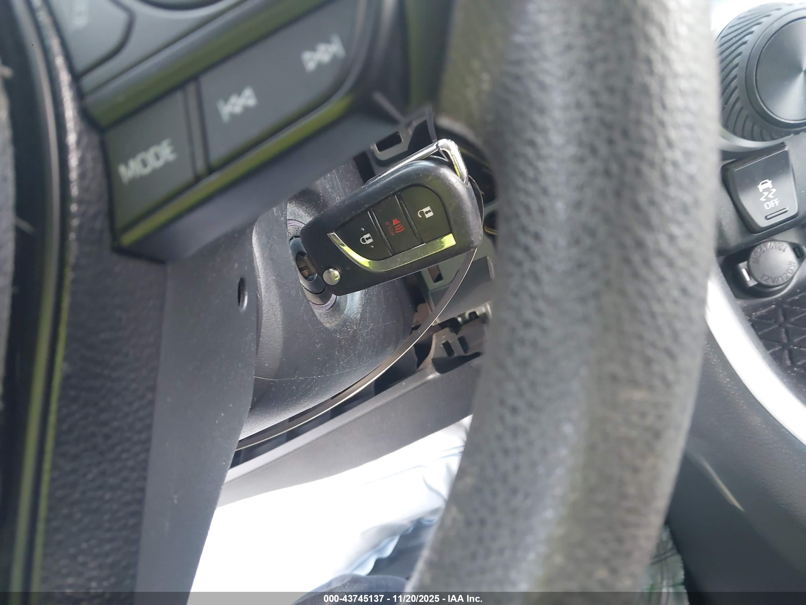 TOYOTA RAV4 image 11