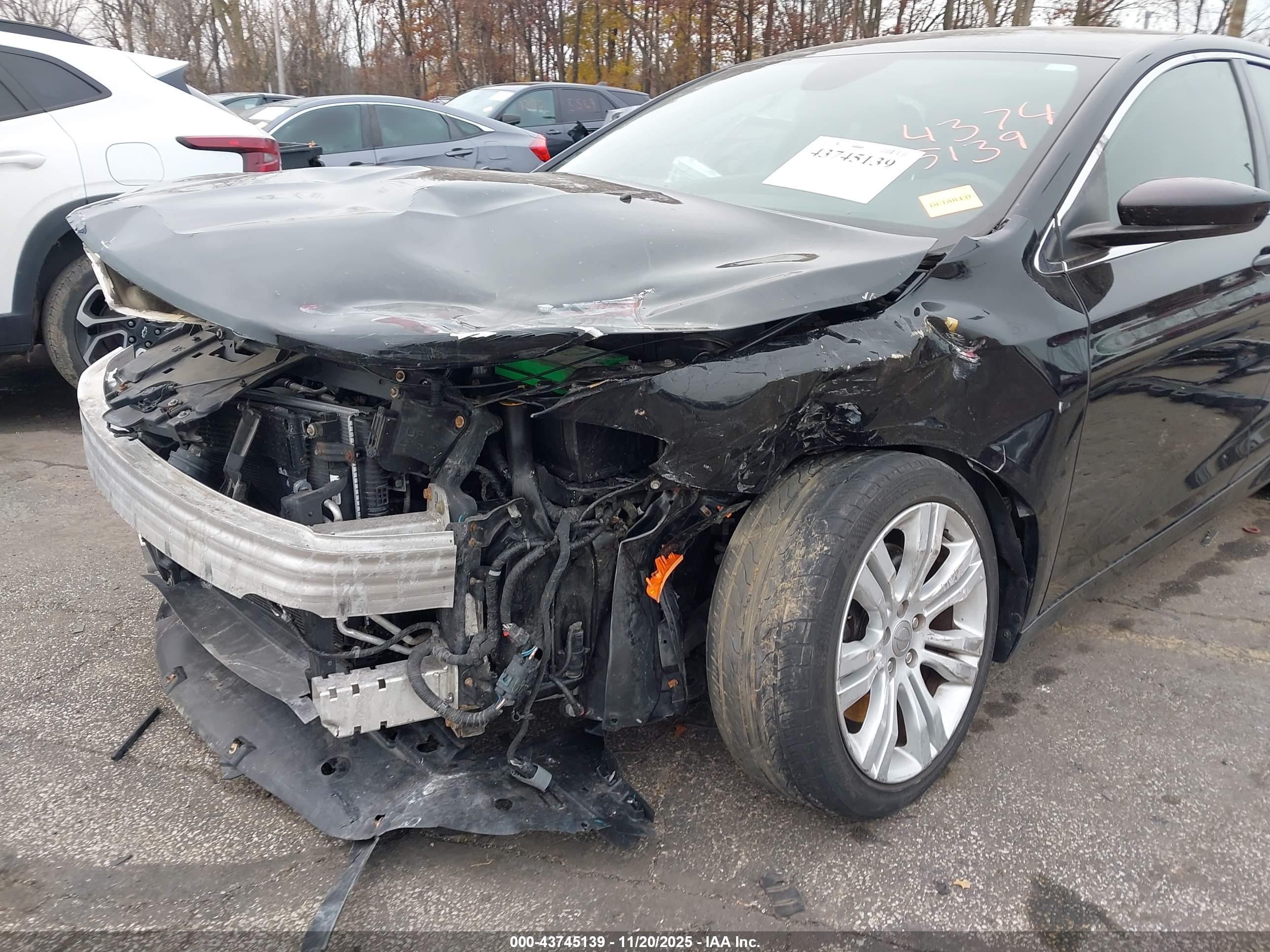 CHRYSLER 200 image 6