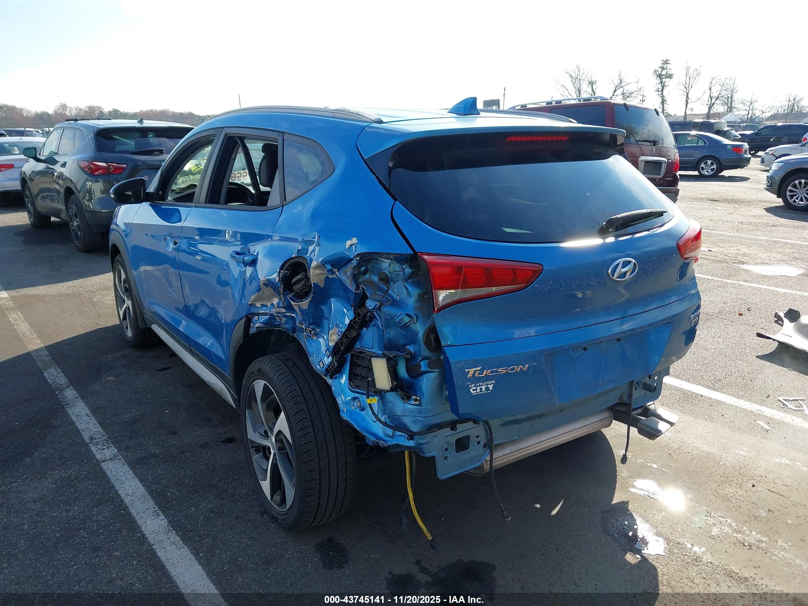 HYUNDAI TUCSON image 3