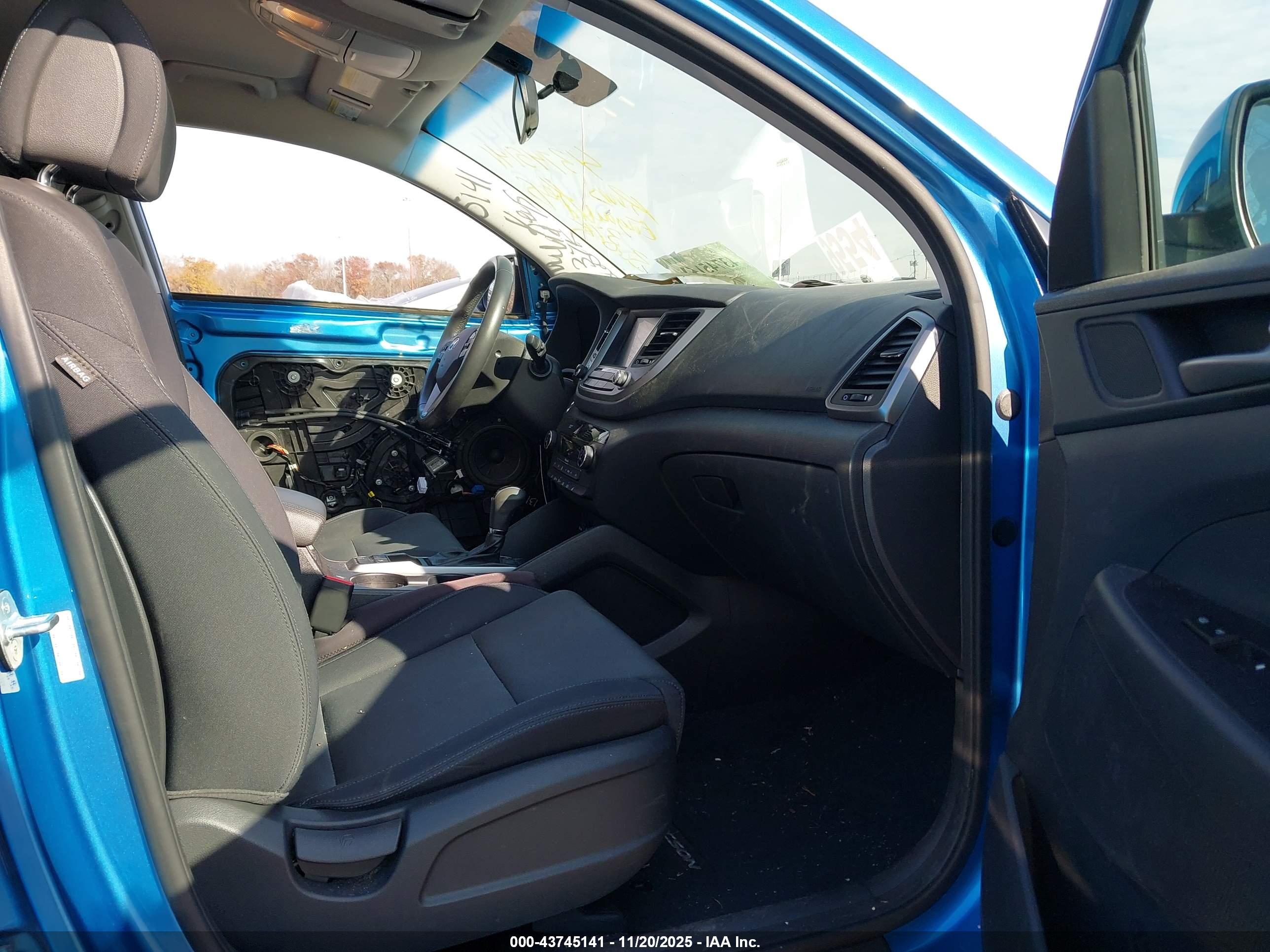 HYUNDAI TUCSON image 5