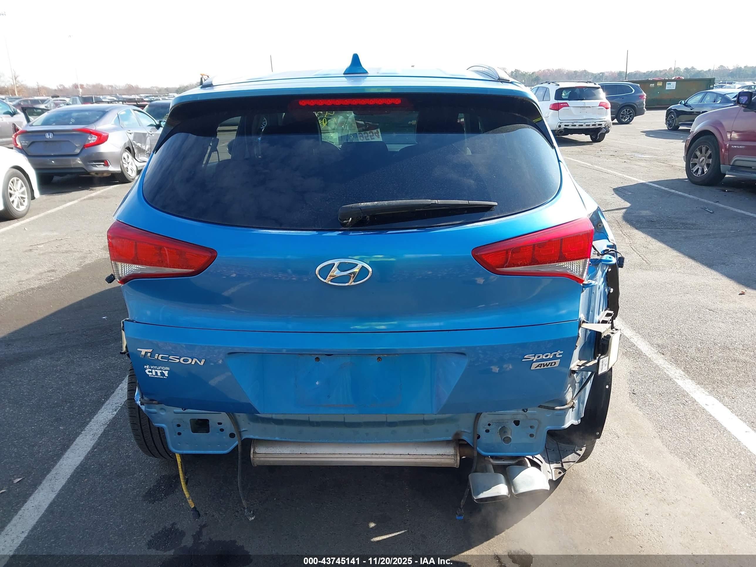 HYUNDAI TUCSON image 6