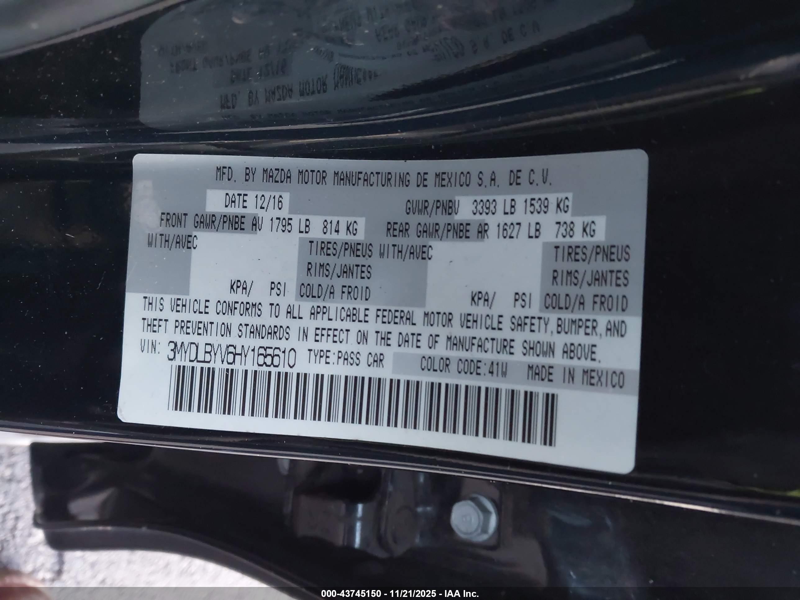TOYOTA YARIS image 9