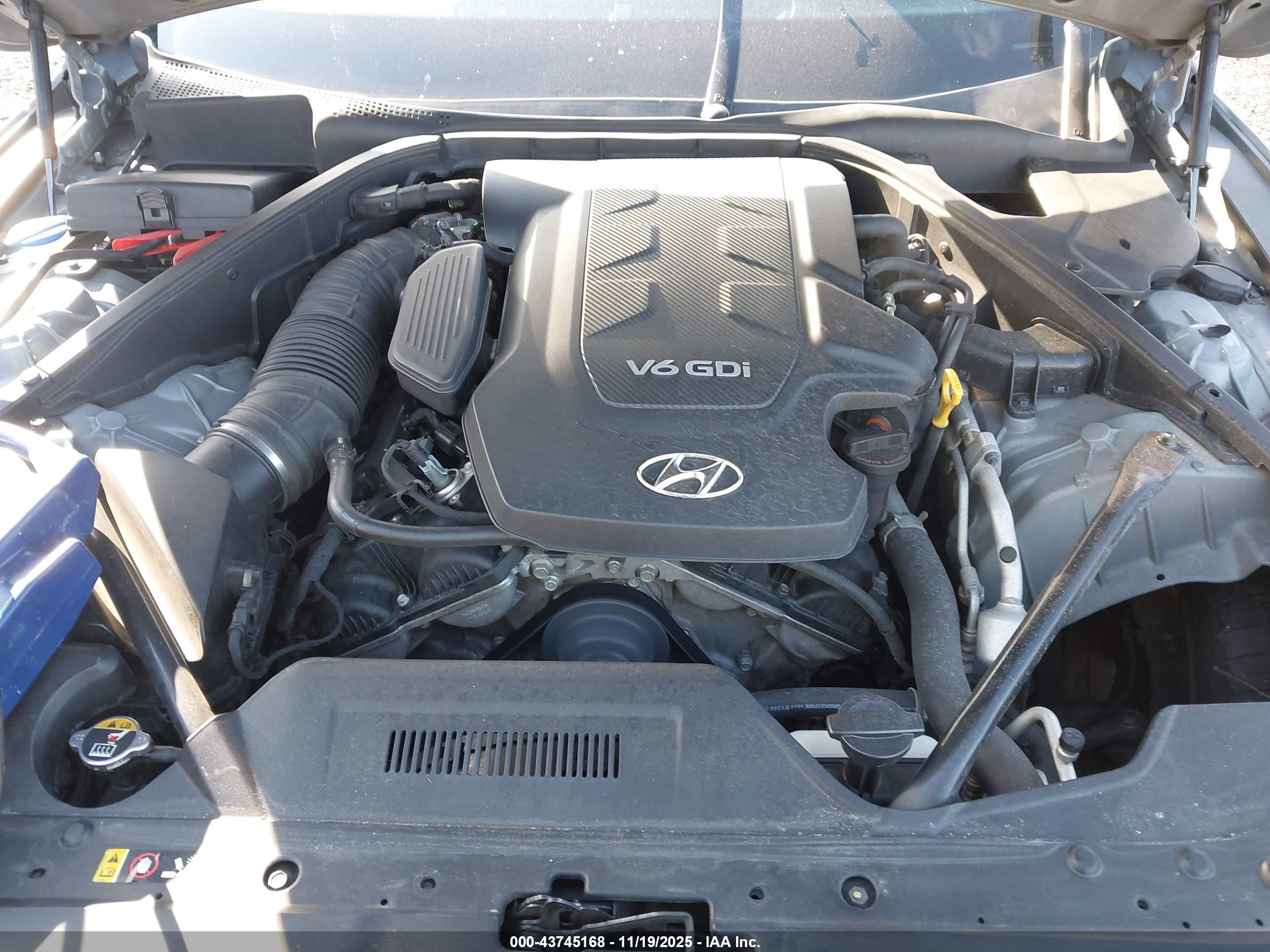 HYUNDAI GENESIS image 10