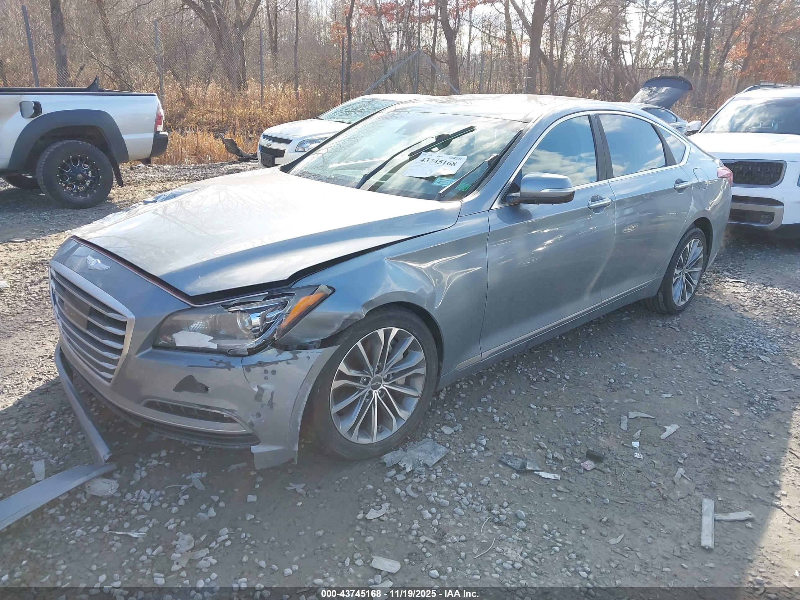 HYUNDAI GENESIS image 2