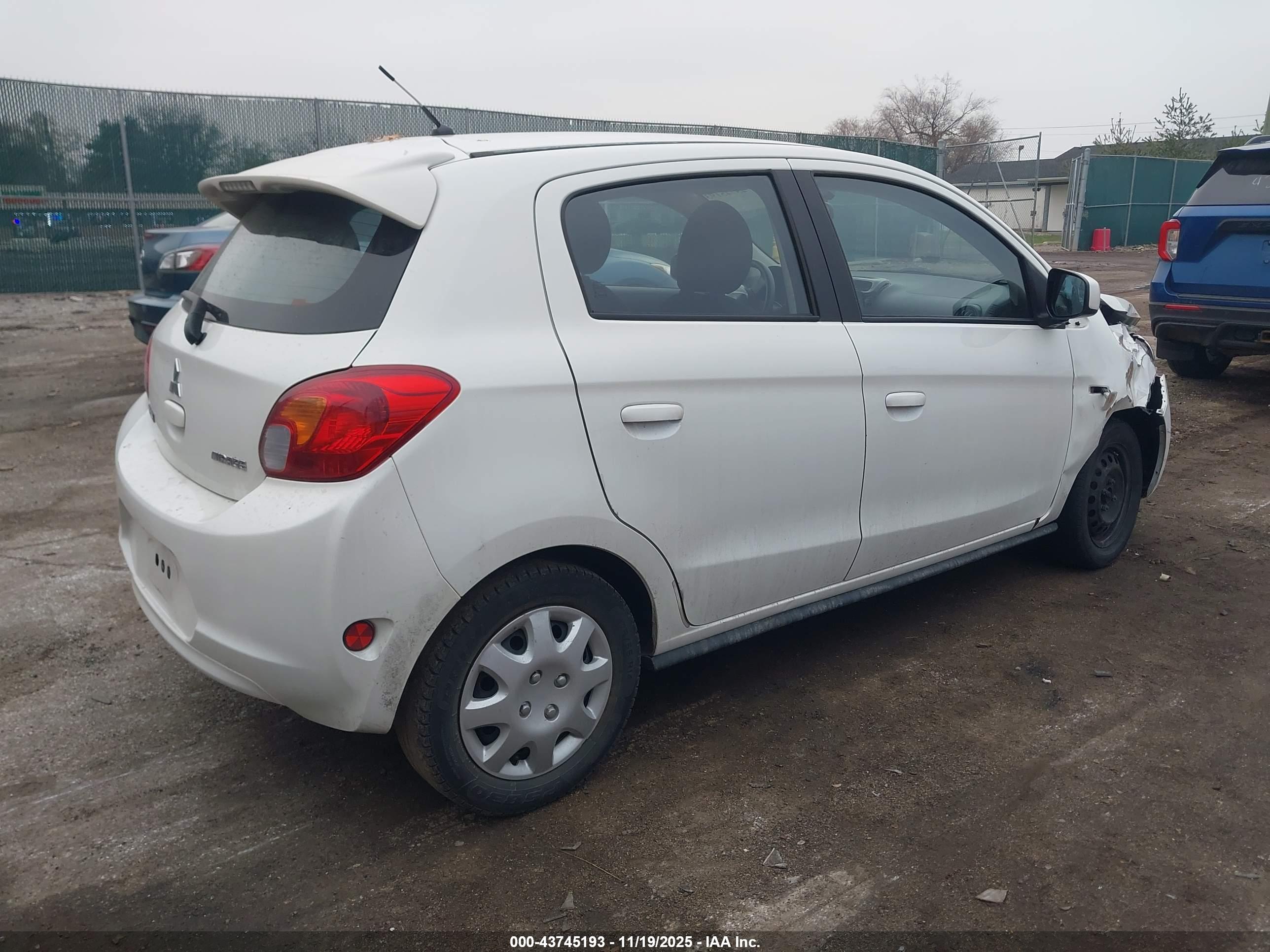 MITSUBISHI MIRAGE image 4