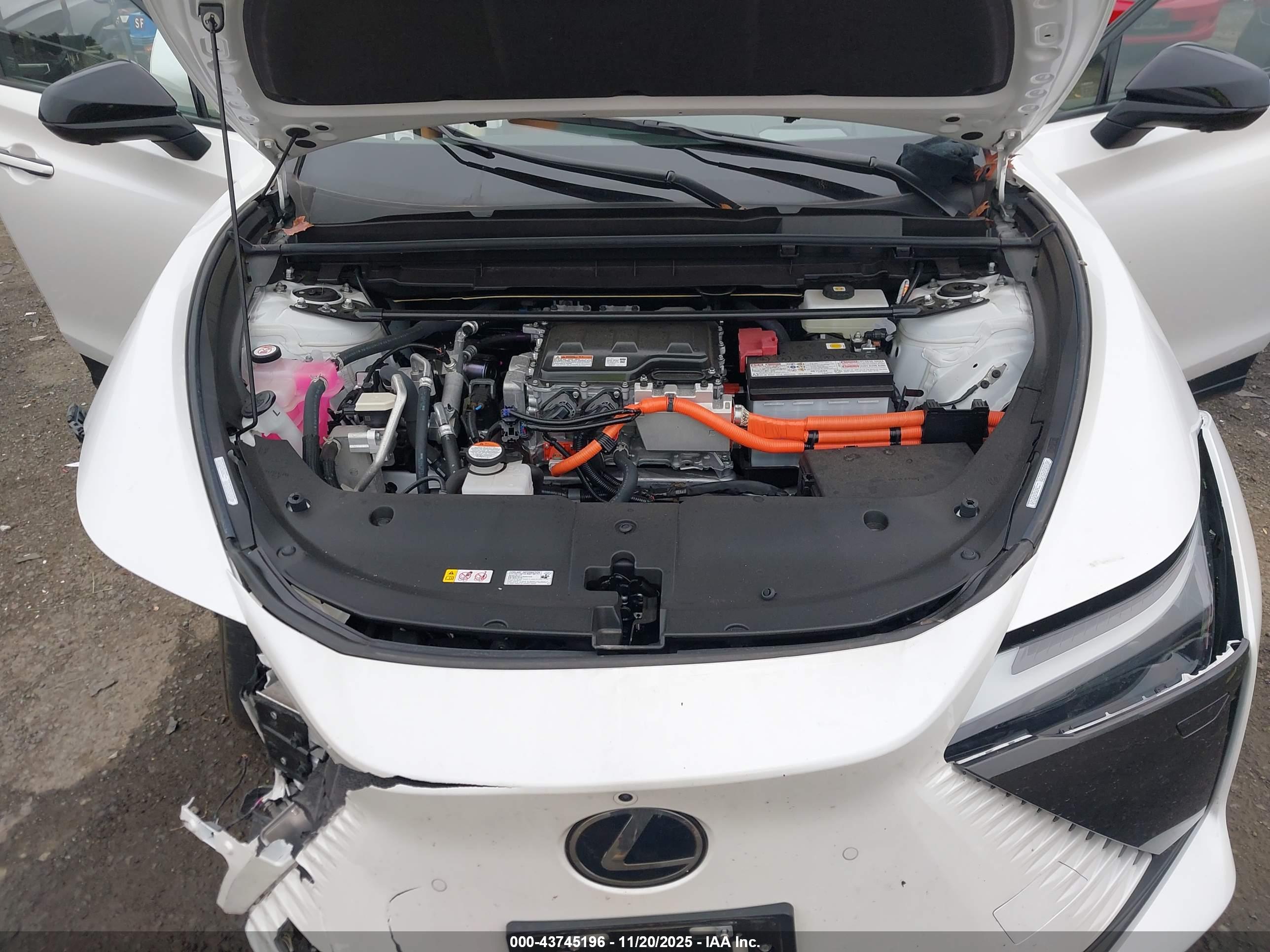 LEXUS RZ image 10