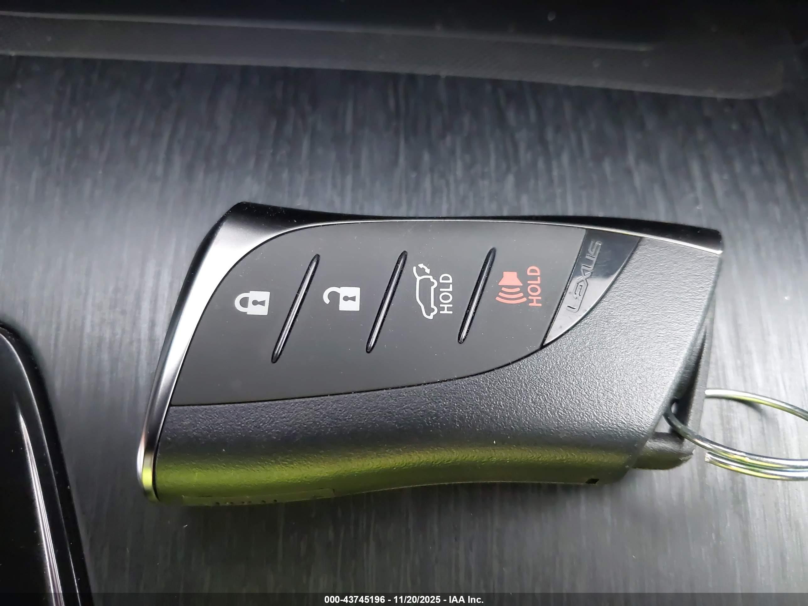 LEXUS RZ image 11