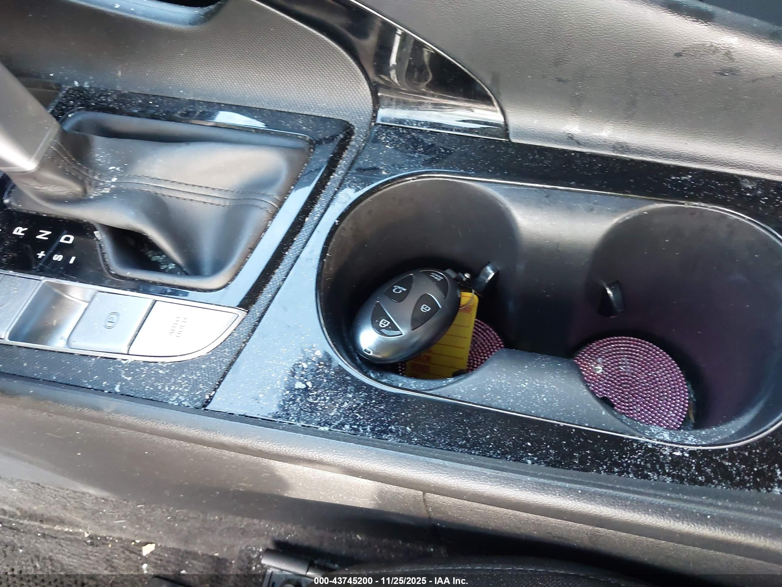 HYUNDAI ELANTRA image 11