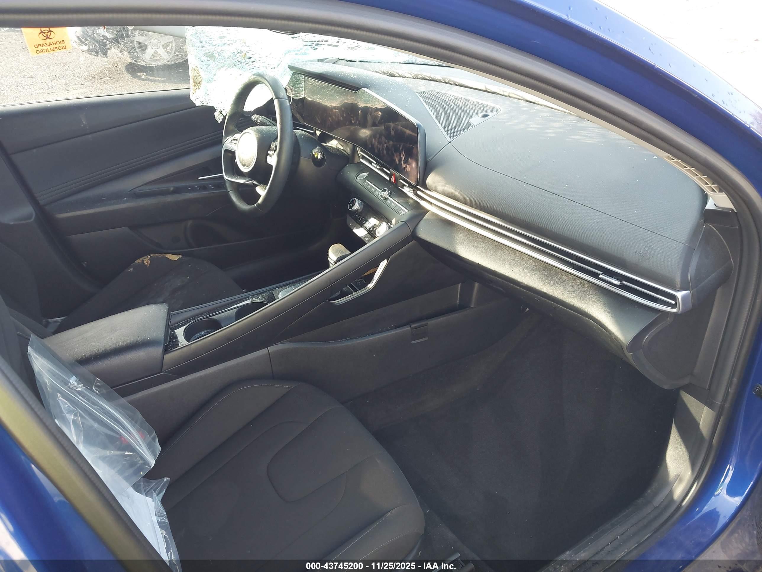 HYUNDAI ELANTRA image 5