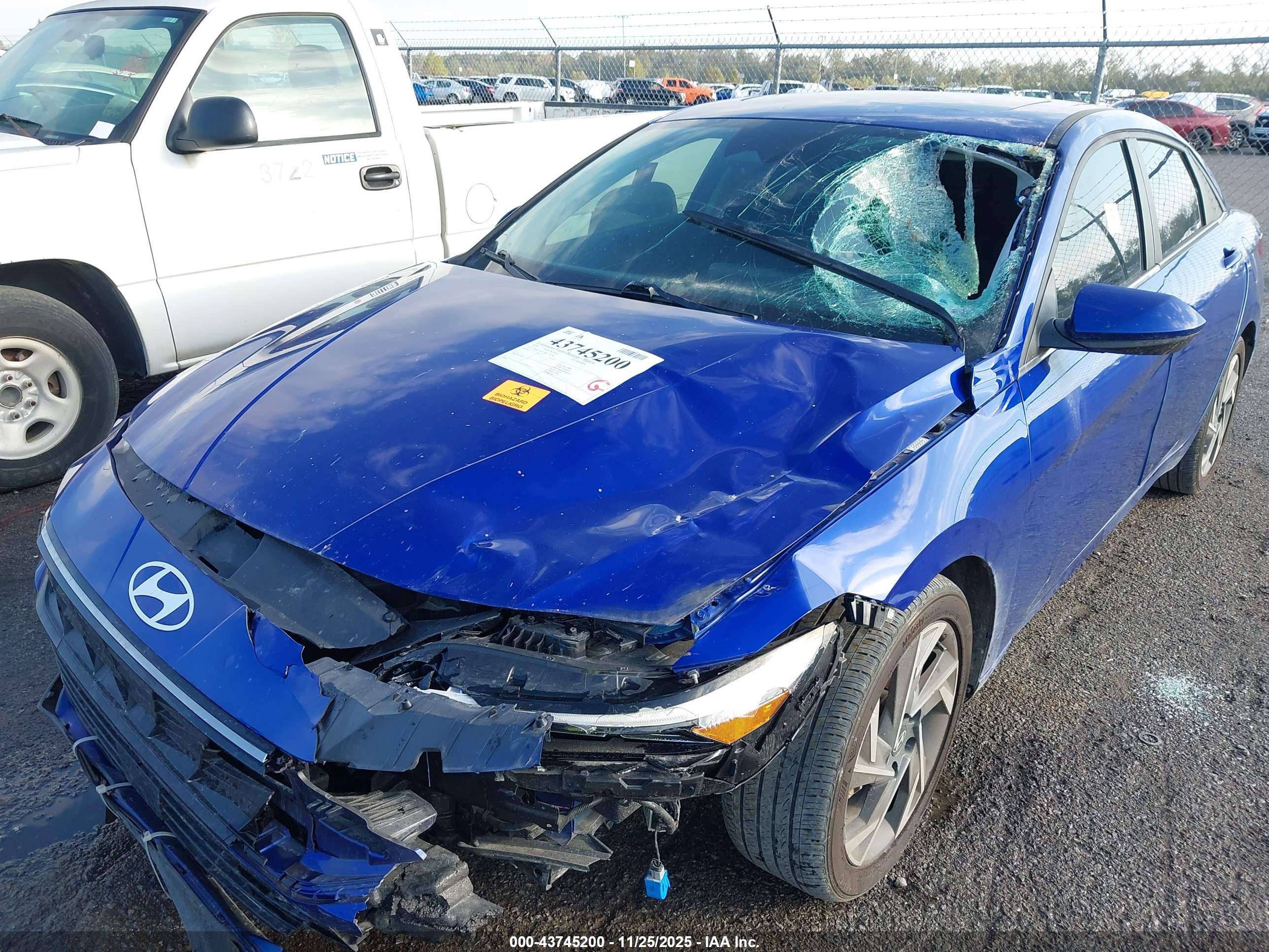 HYUNDAI ELANTRA image 6