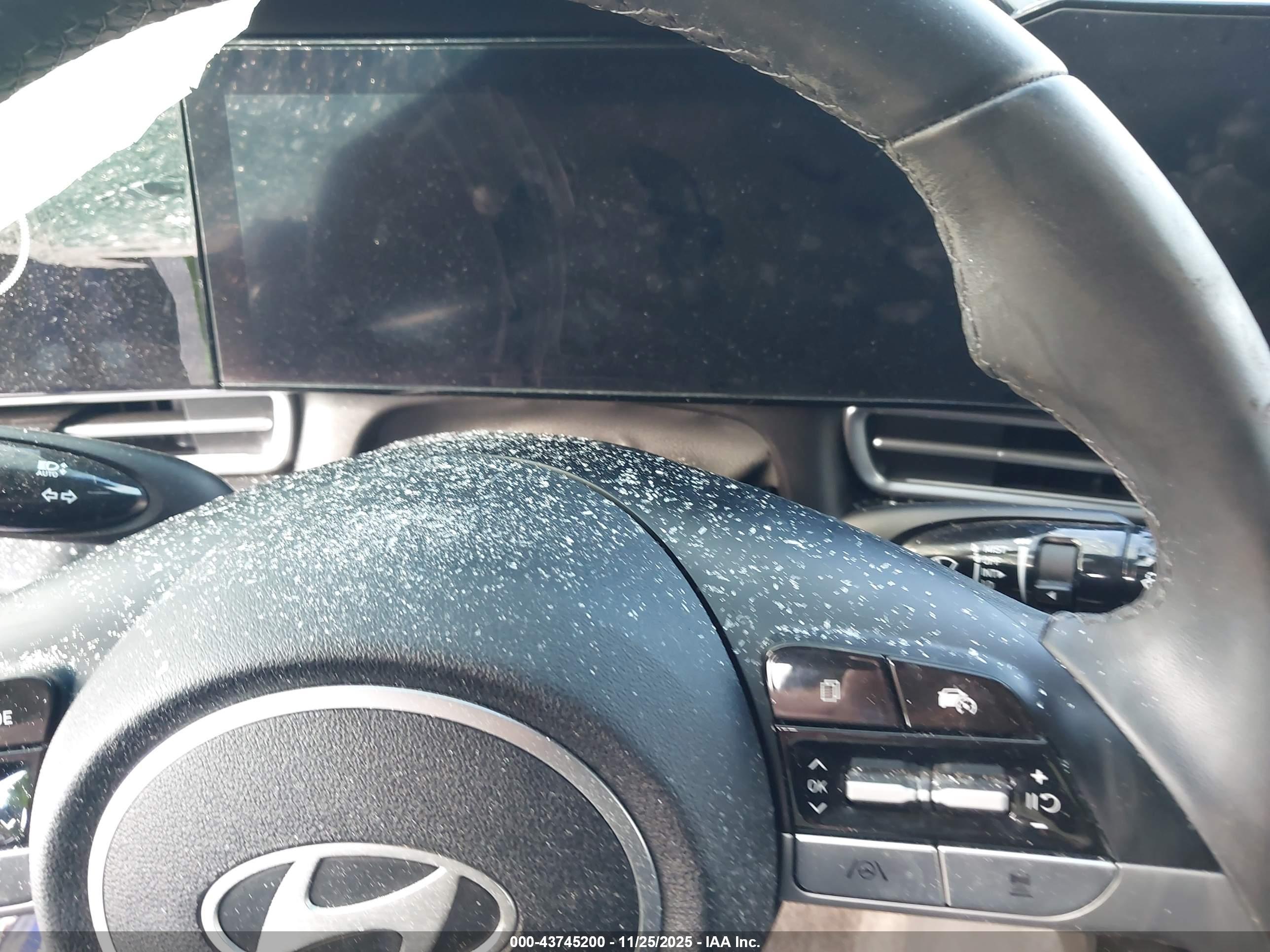HYUNDAI ELANTRA image 7