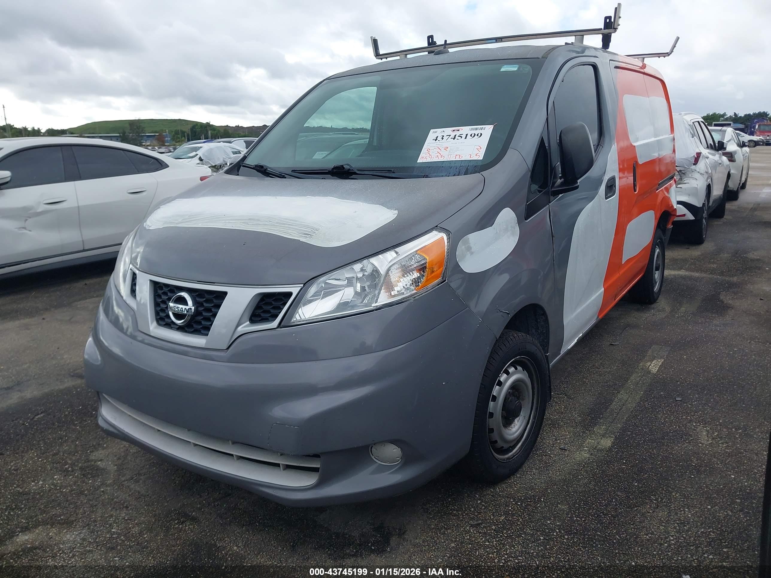 NISSAN NV200 image 2