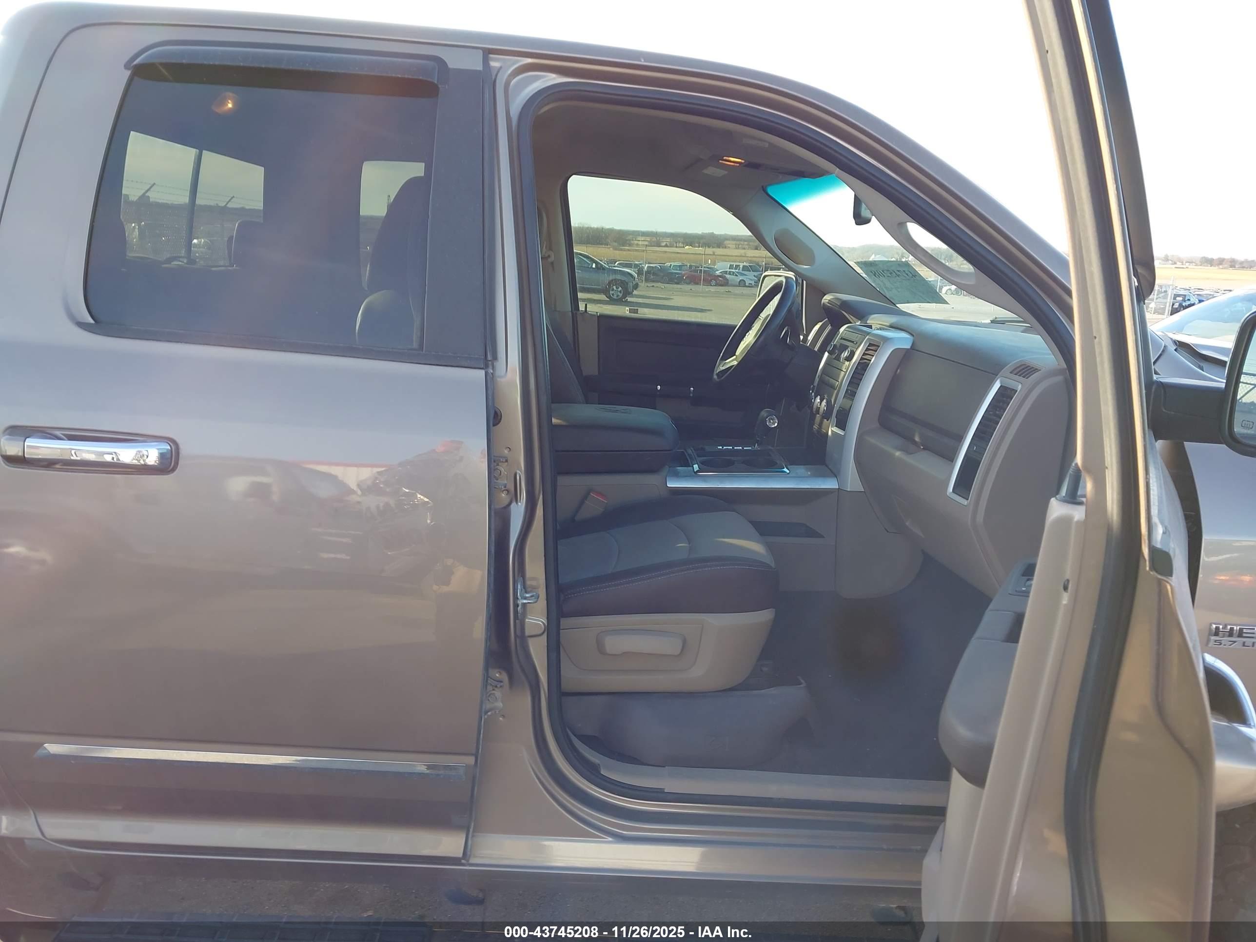 DODGE RAM image 5