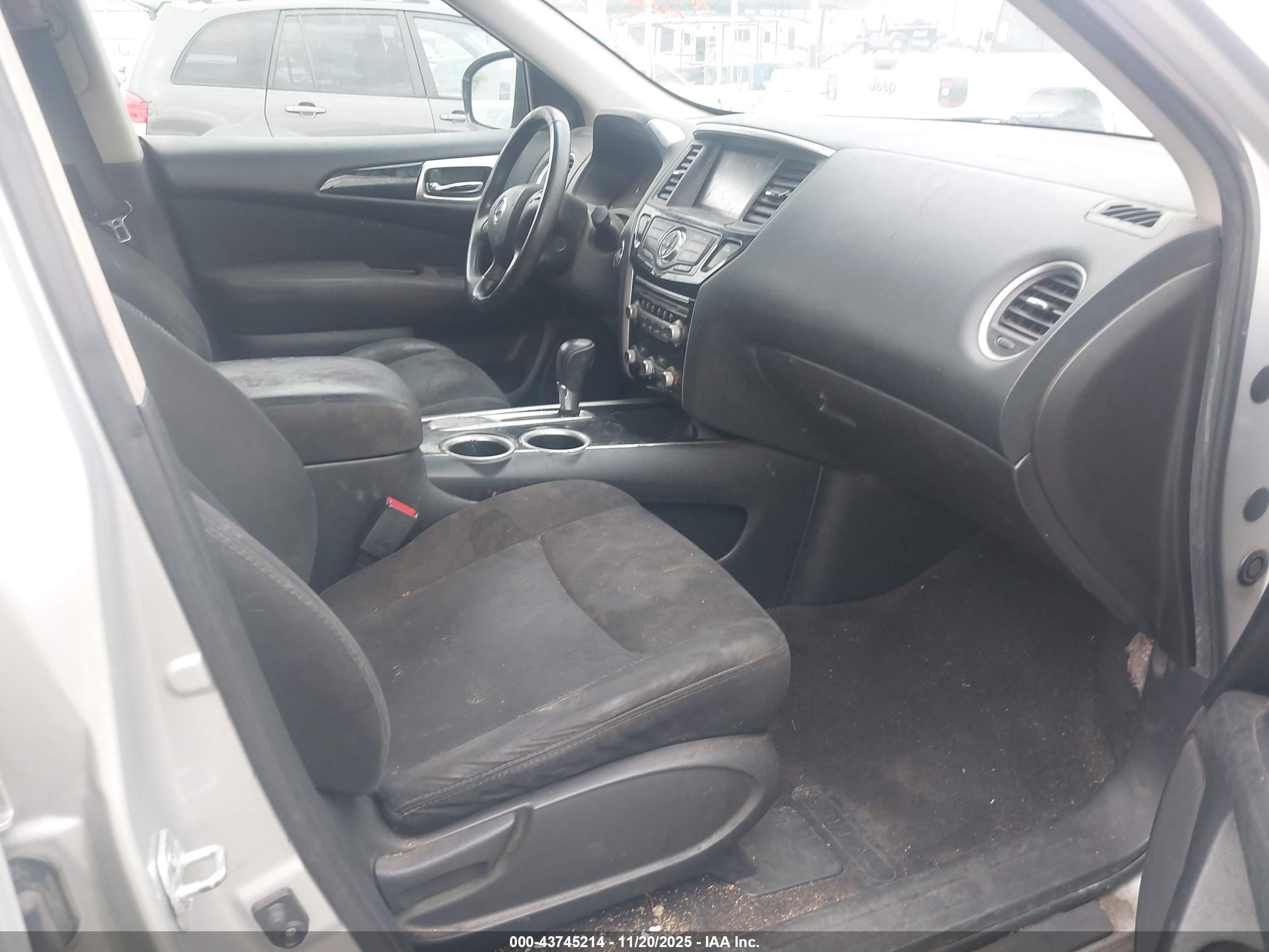 NISSAN PATHFINDER image 5
