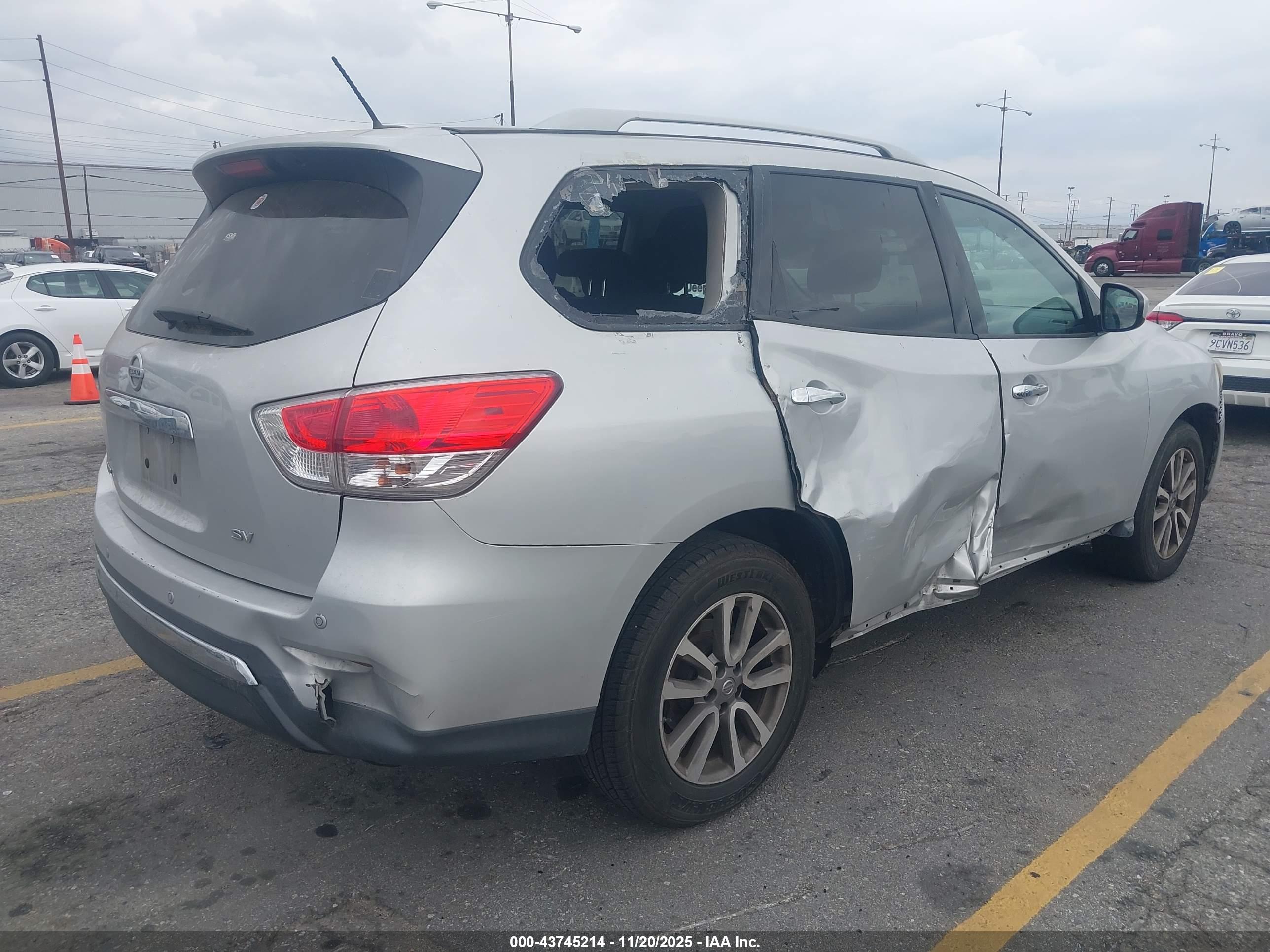 NISSAN PATHFINDER image 6