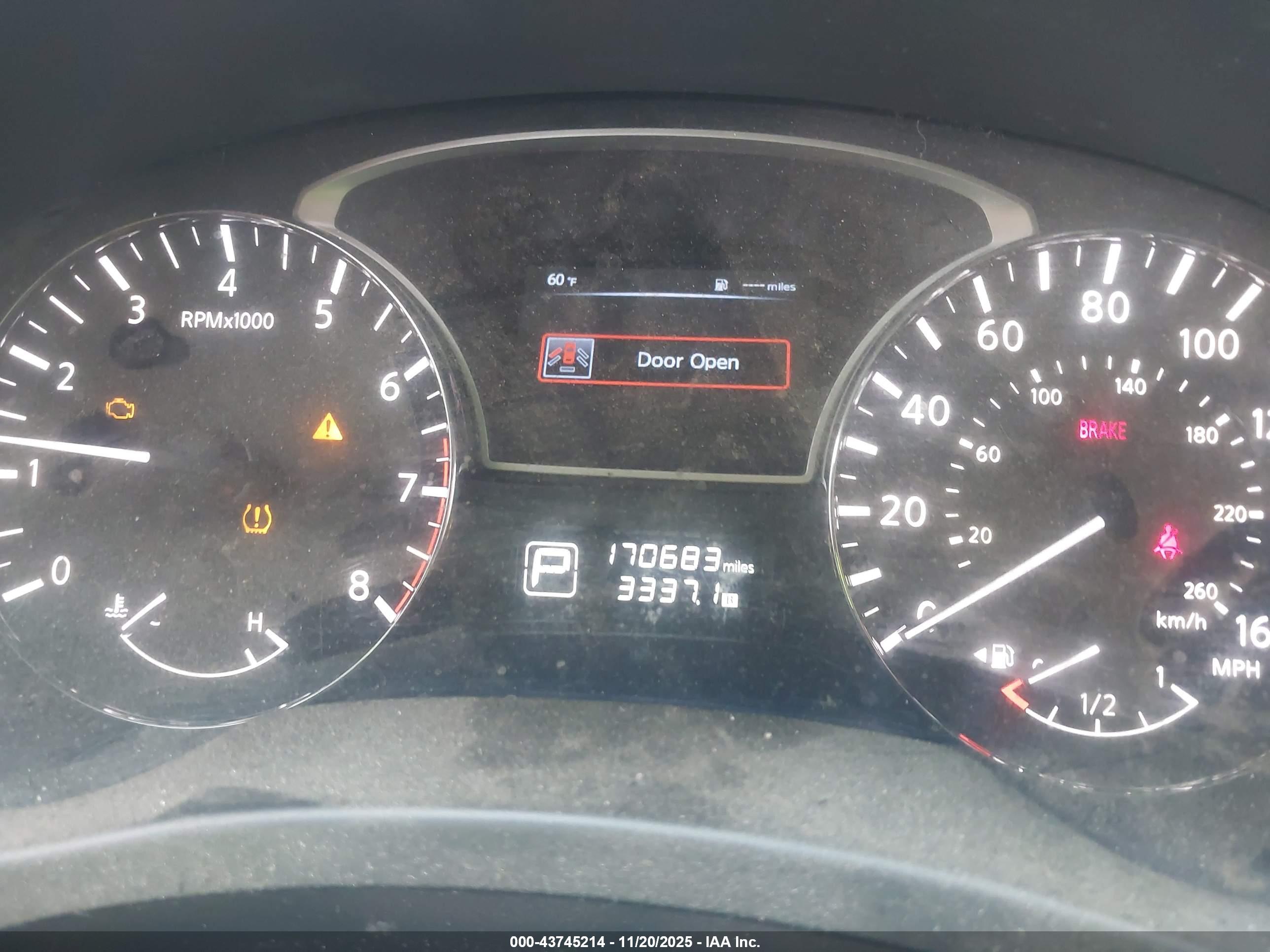 NISSAN PATHFINDER image 7