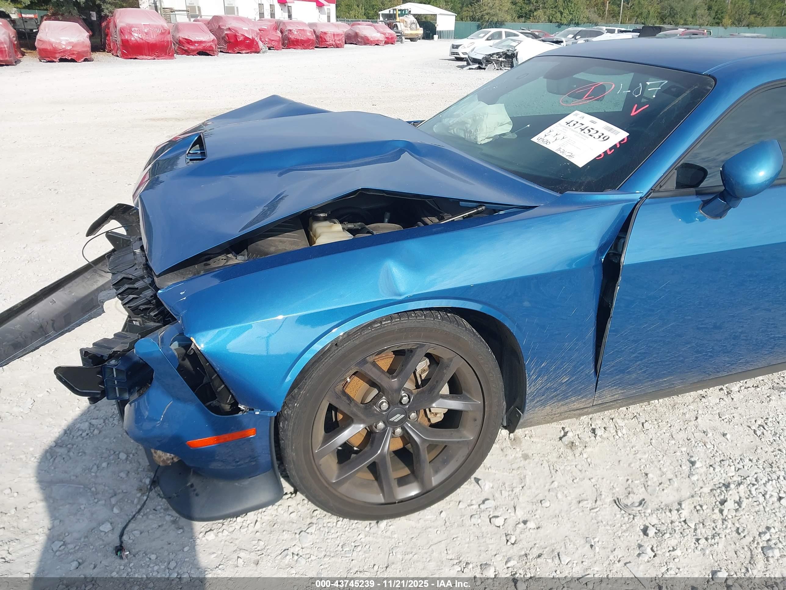DODGE CHALLENGER image 6