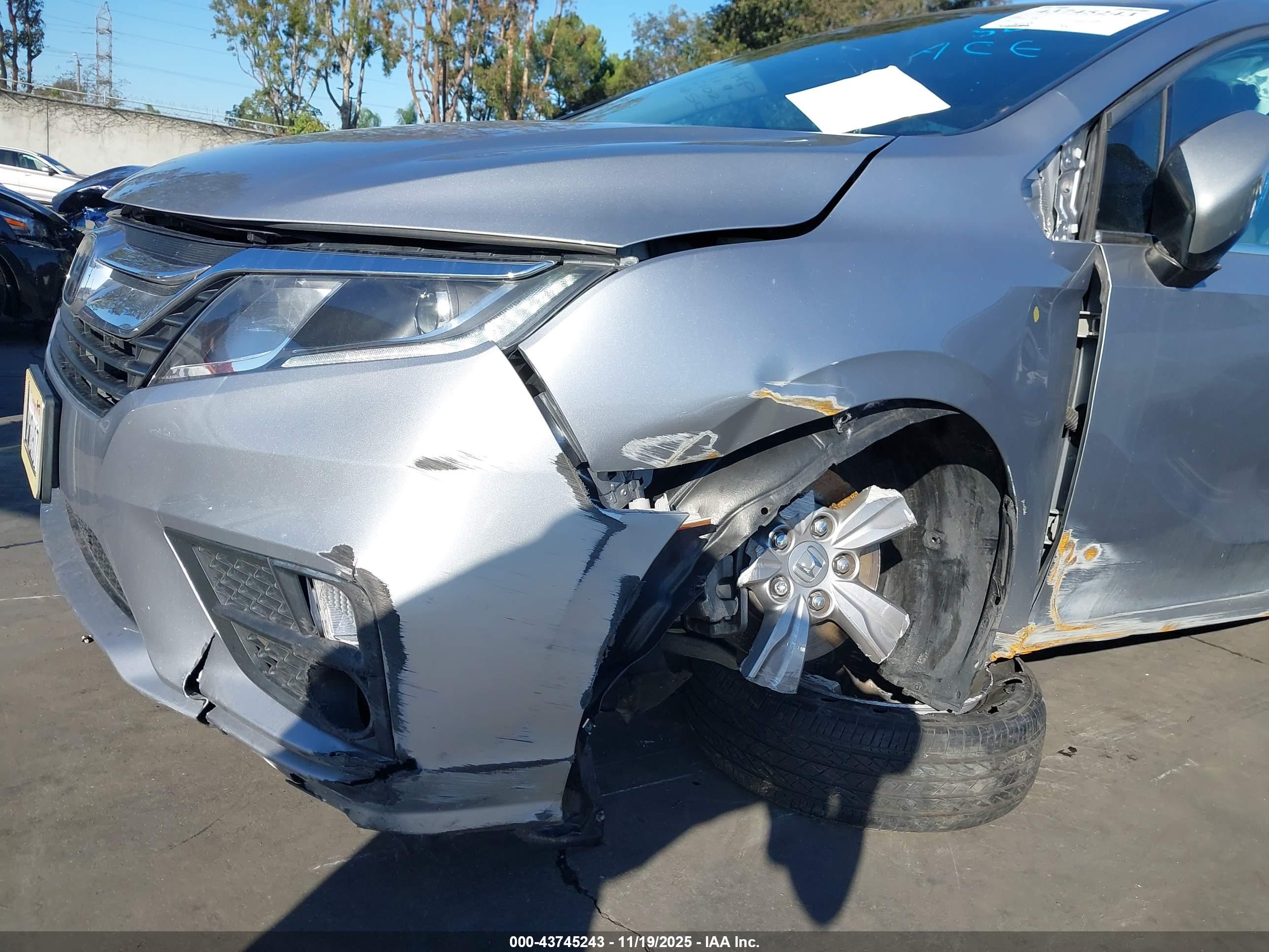 HONDA ODYSSEY image 6