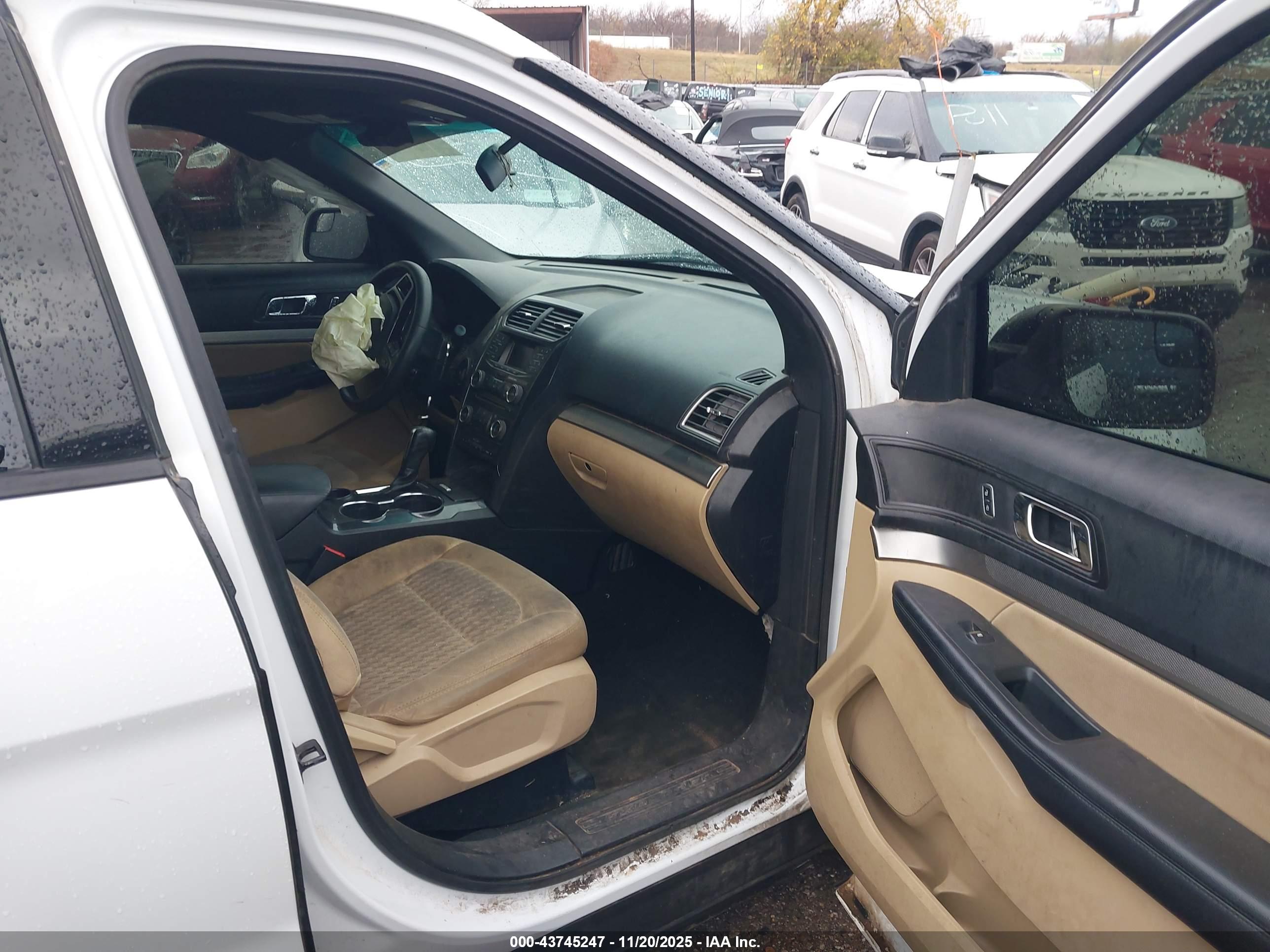 FORD EXPLORER image 5