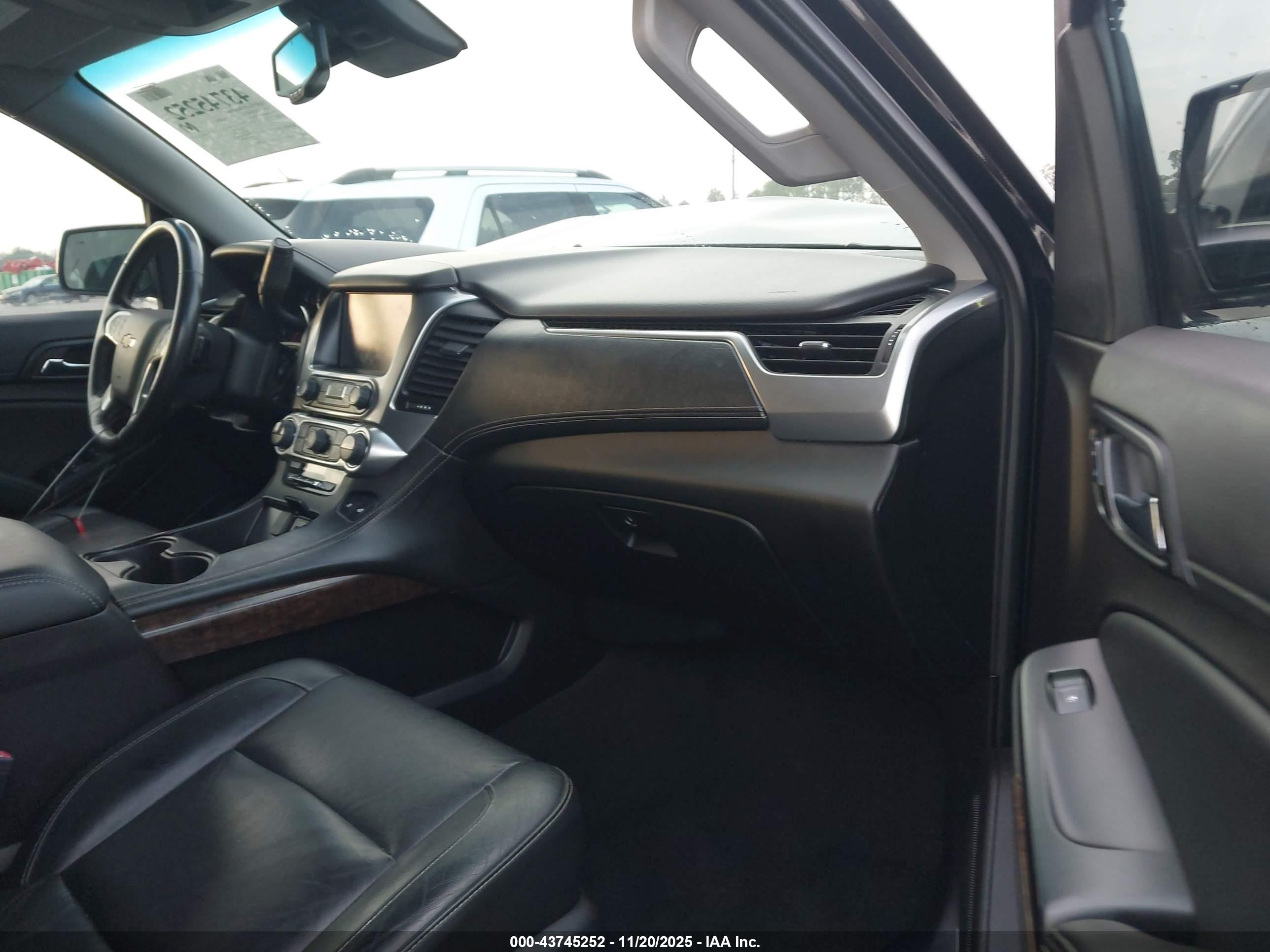 CHEVROLET TAHOE image 5
