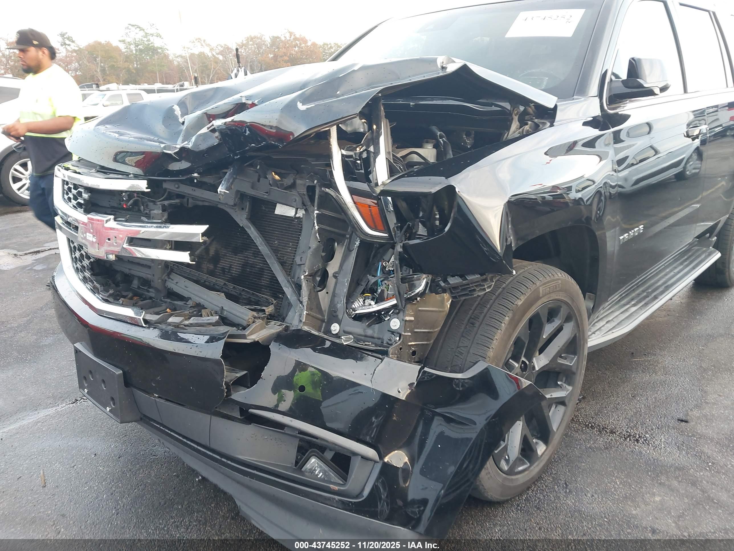 CHEVROLET TAHOE image 6