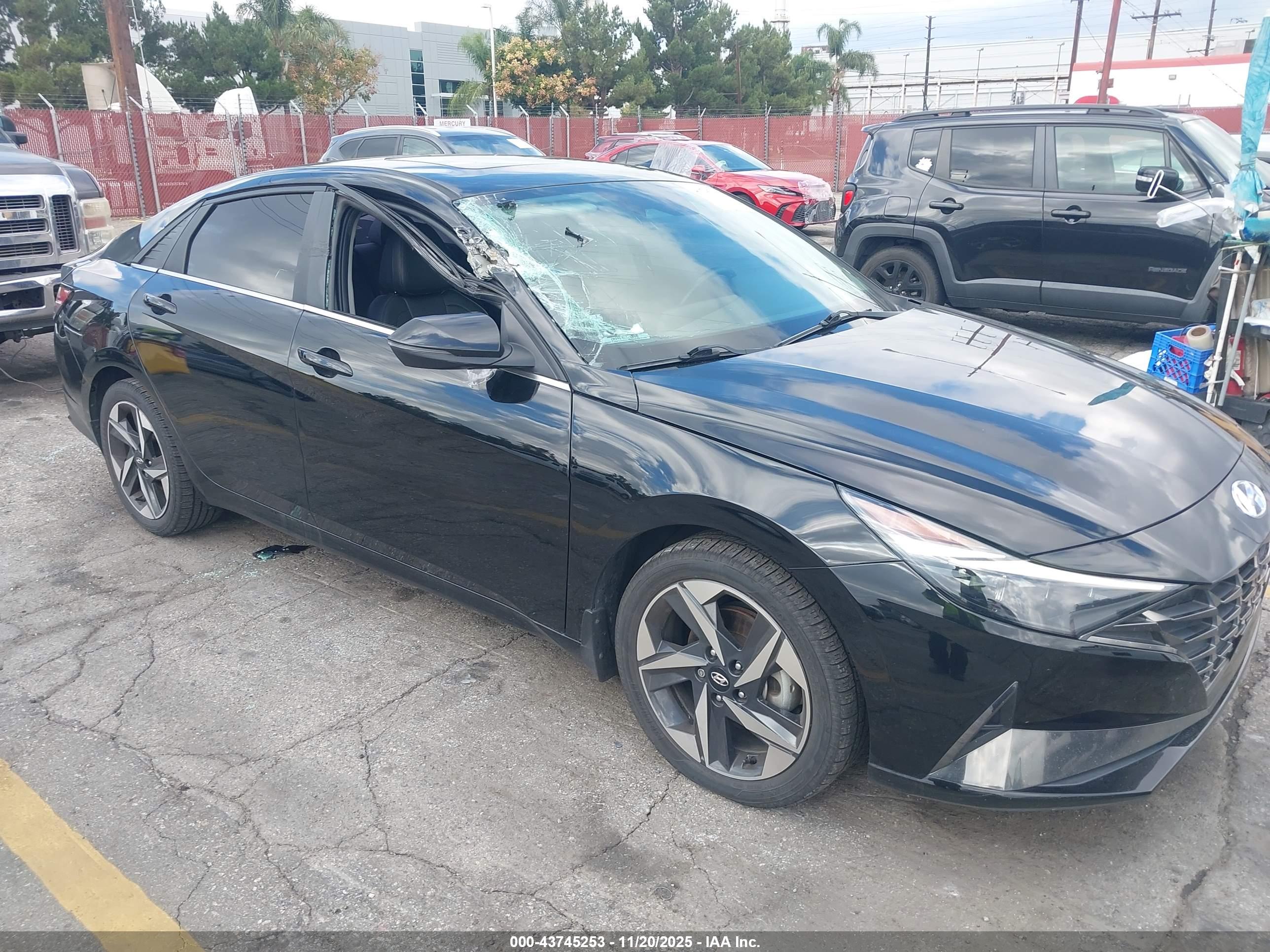 HYUNDAI ELANTRA image 6