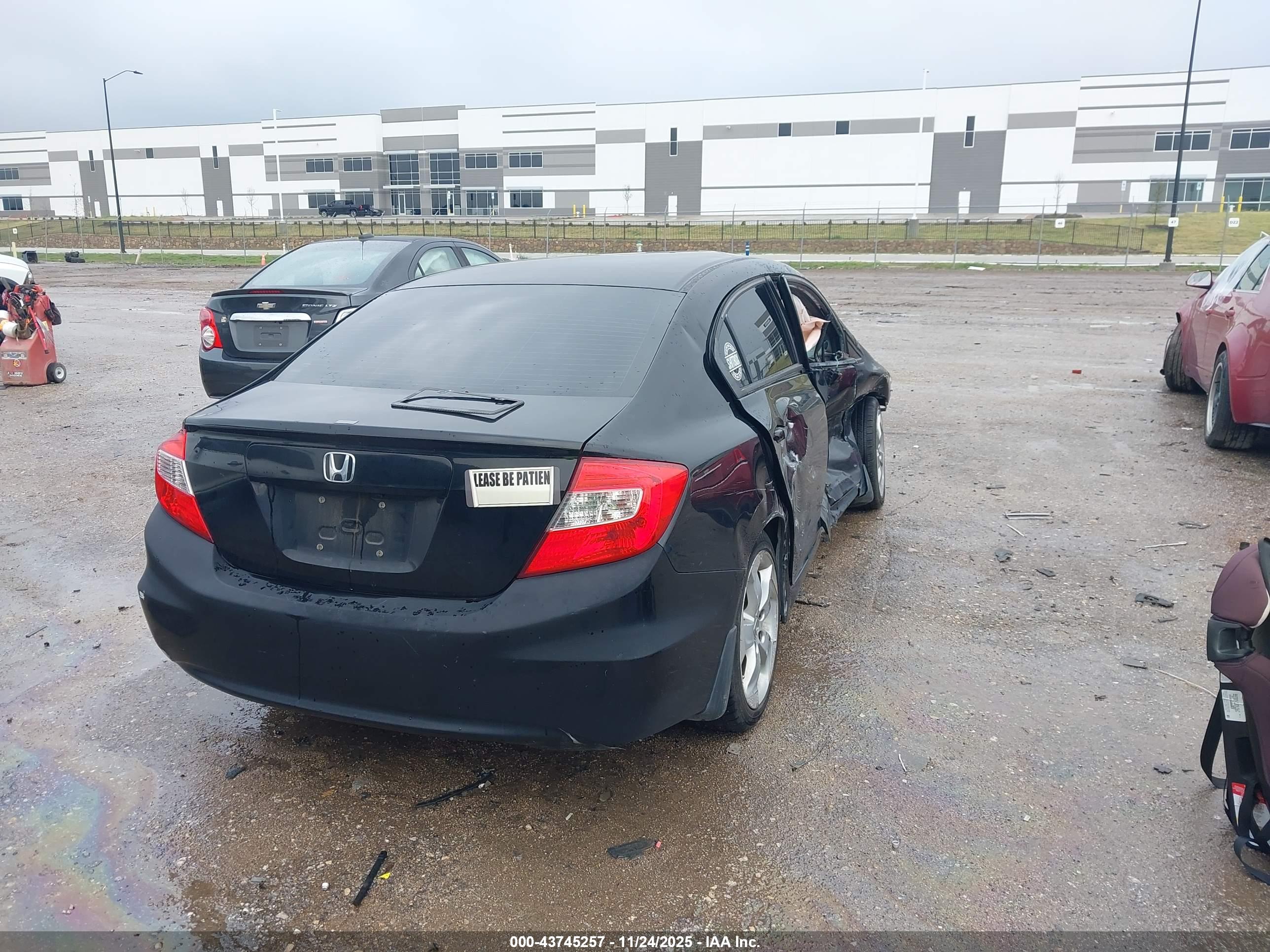 HONDA CIVIC image 4