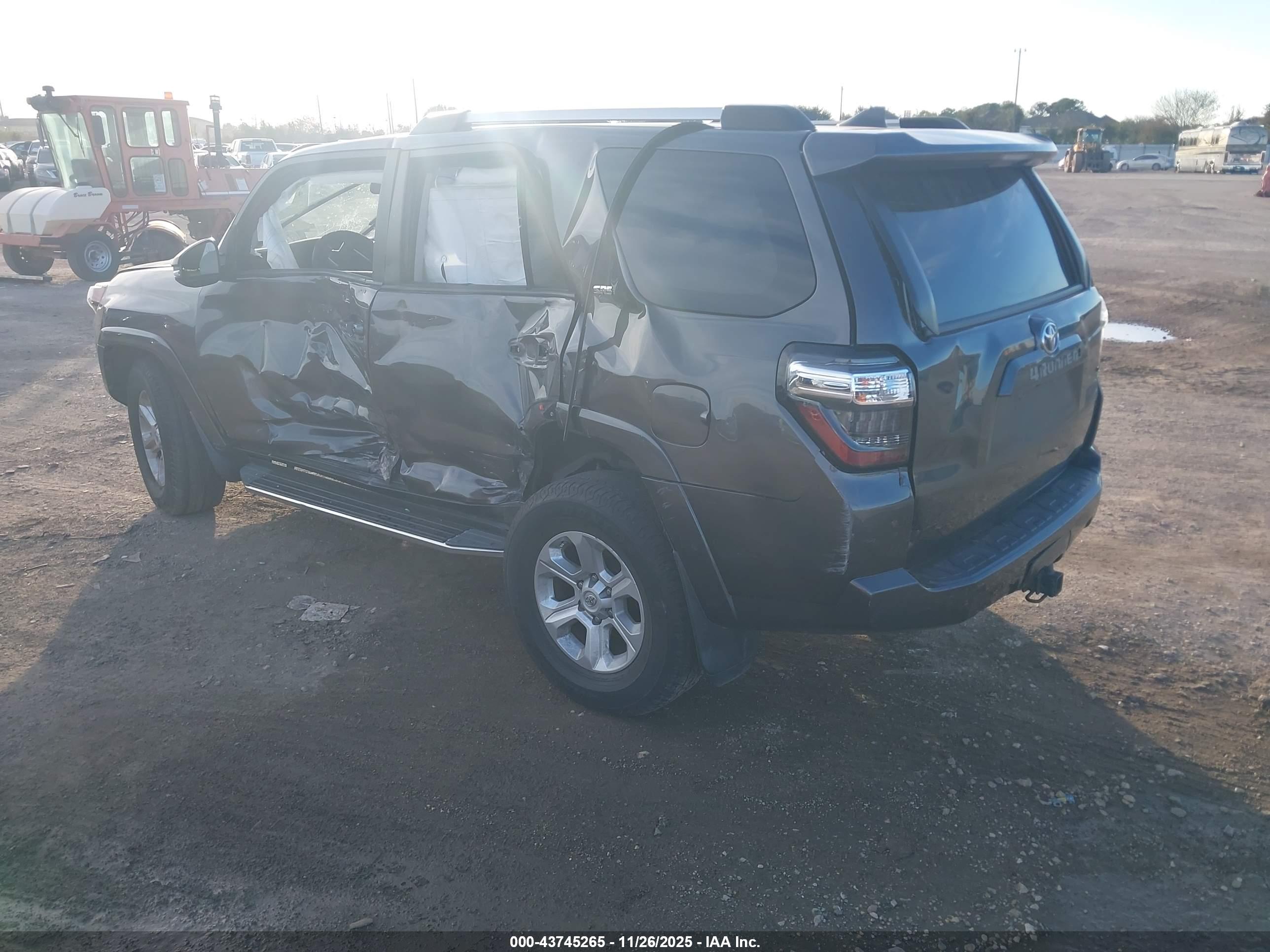 TOYOTA 4RUNNER image 3