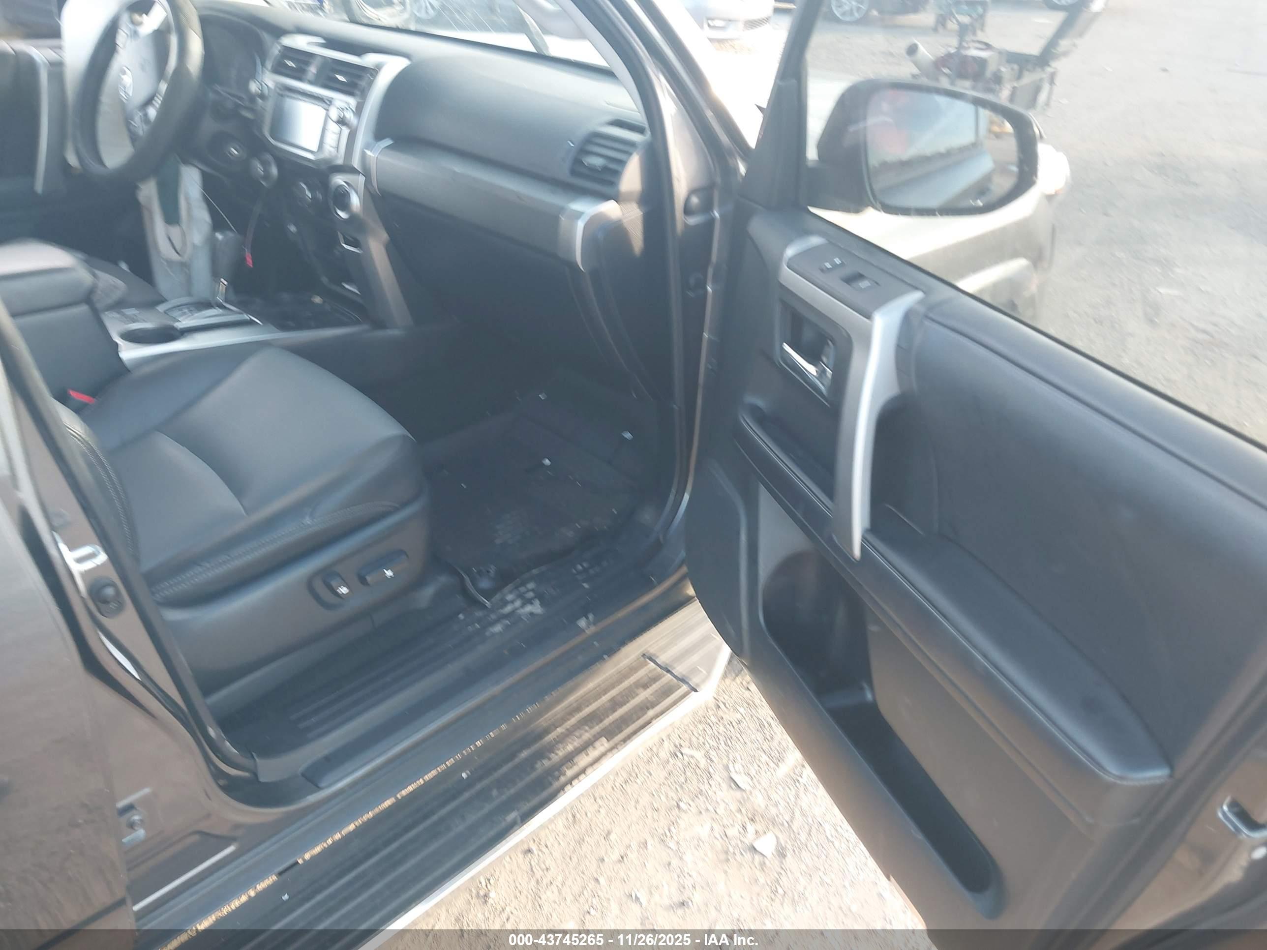 TOYOTA 4RUNNER image 5