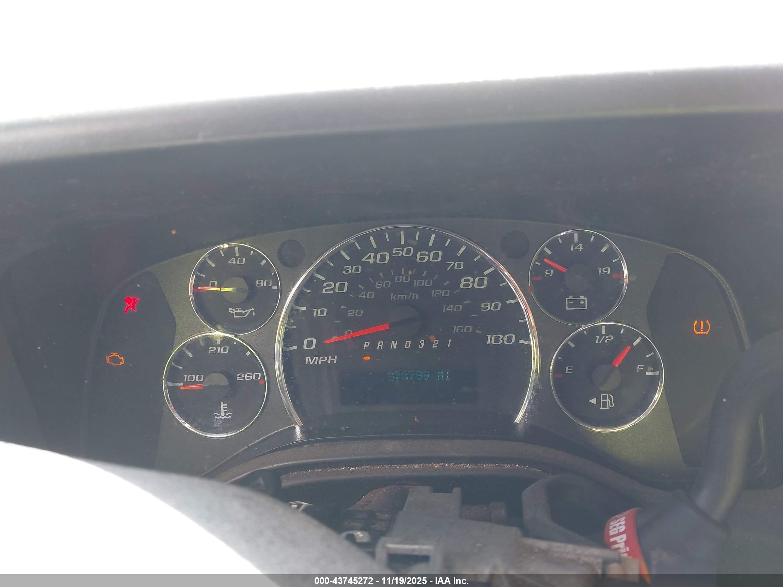 CHEVROLET EXPRESS image 7