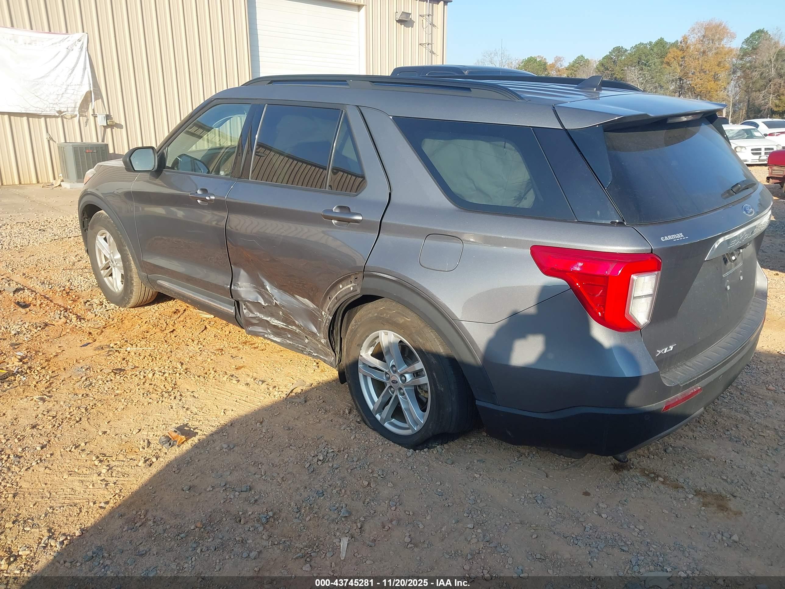 FORD EXPLORER image 3