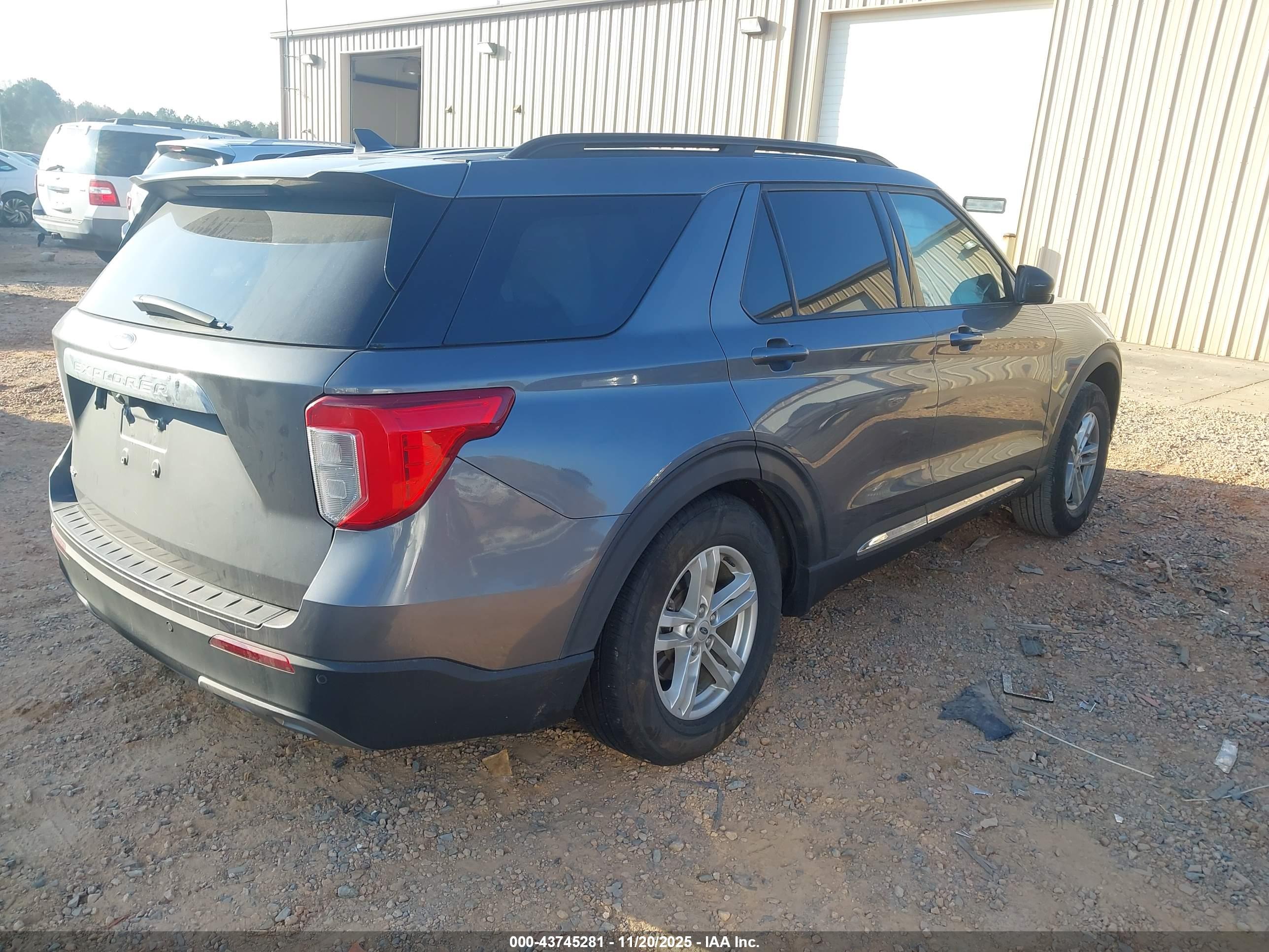 FORD EXPLORER image 4