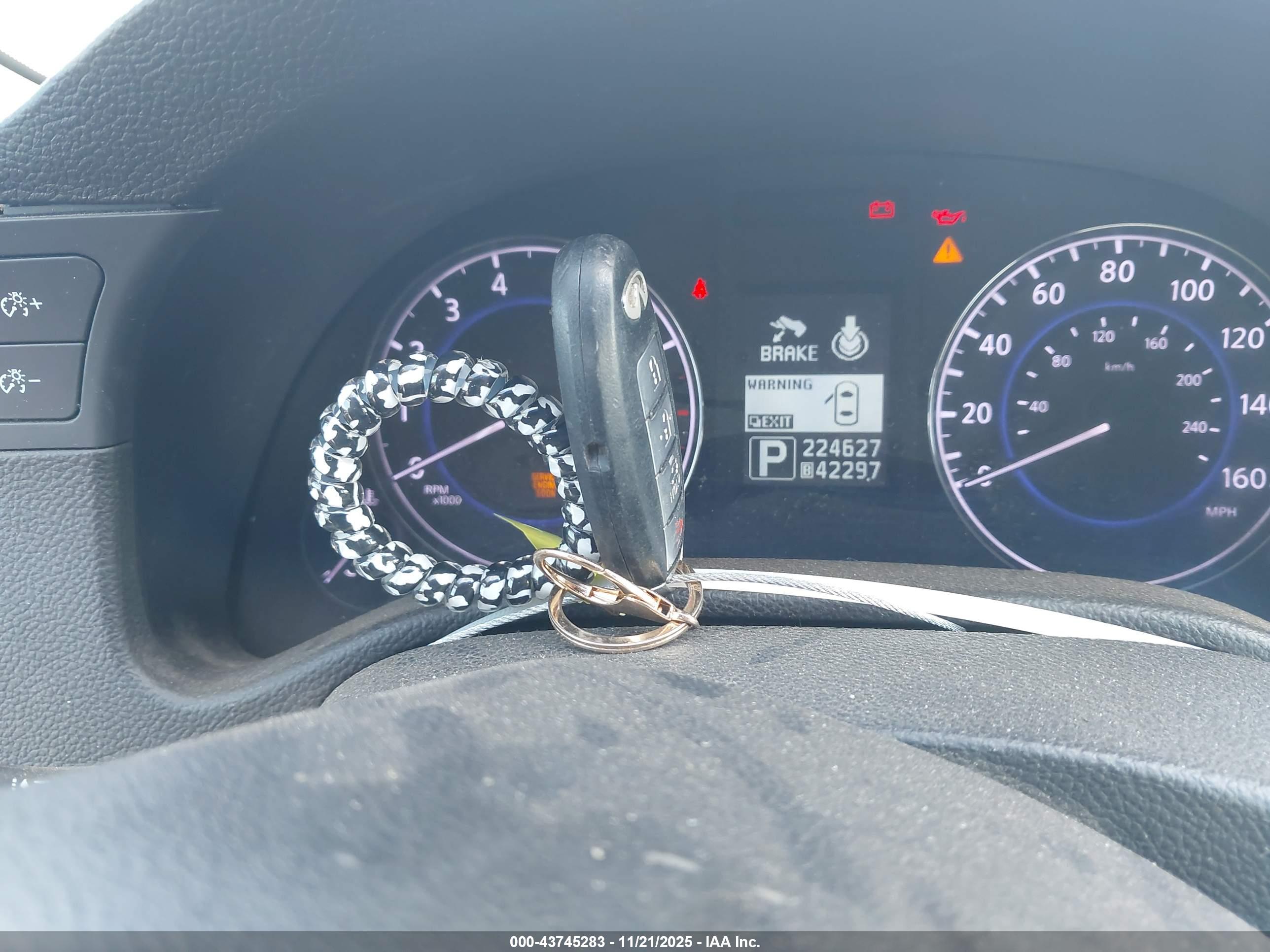 INFINITI G37 image 11