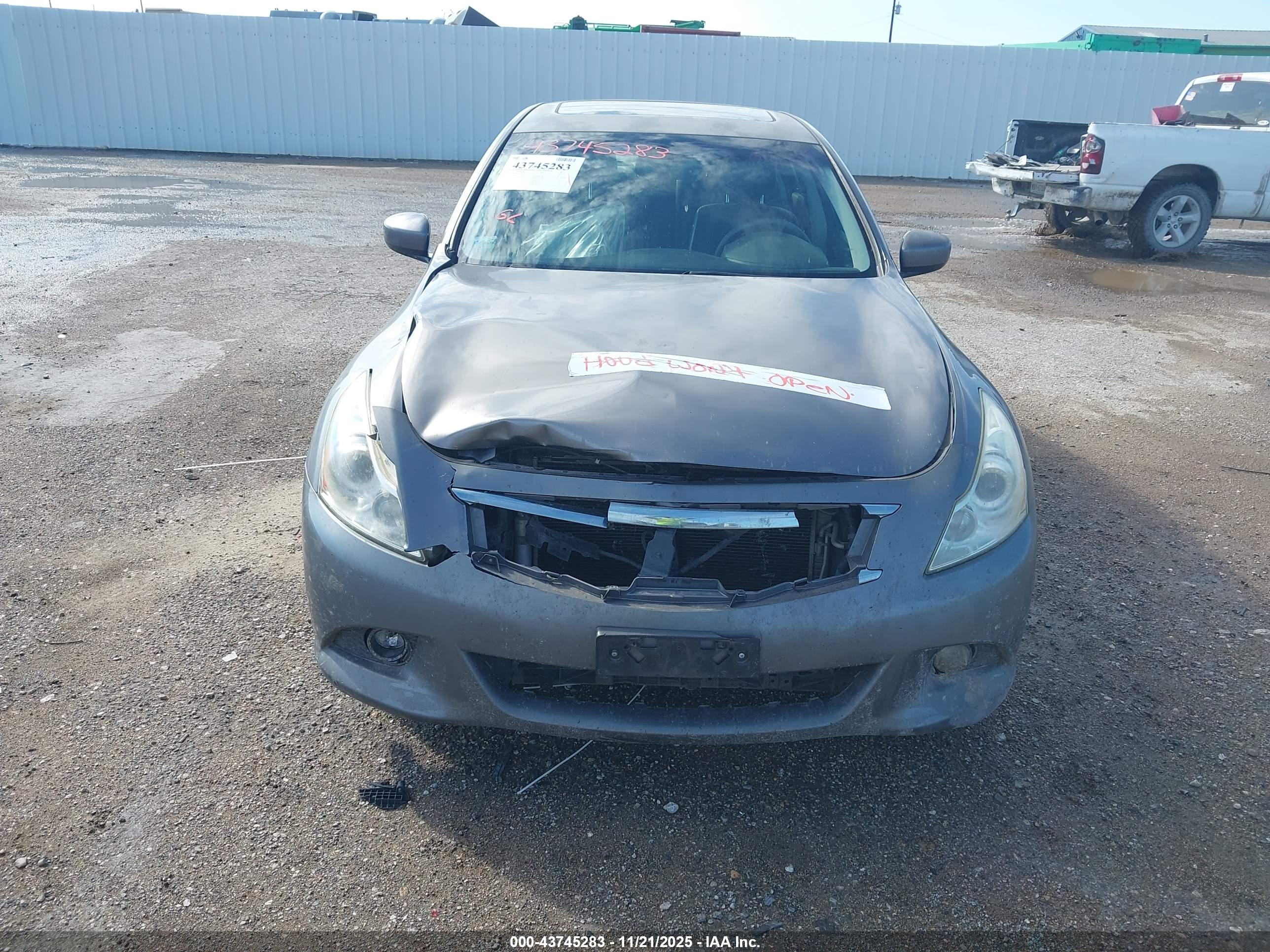 INFINITI G37 image 6