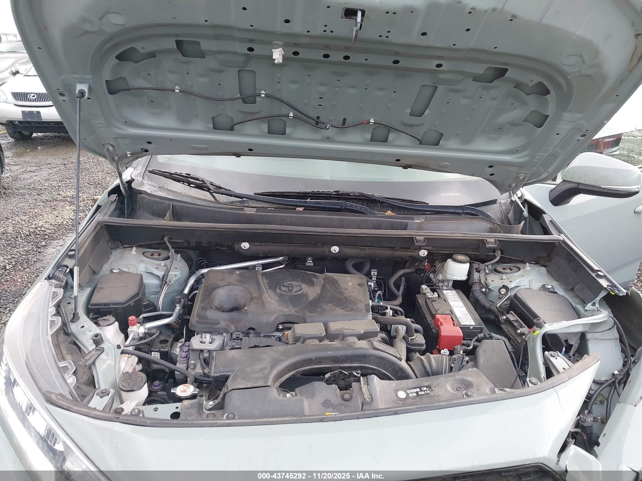 TOYOTA RAV4 image 10