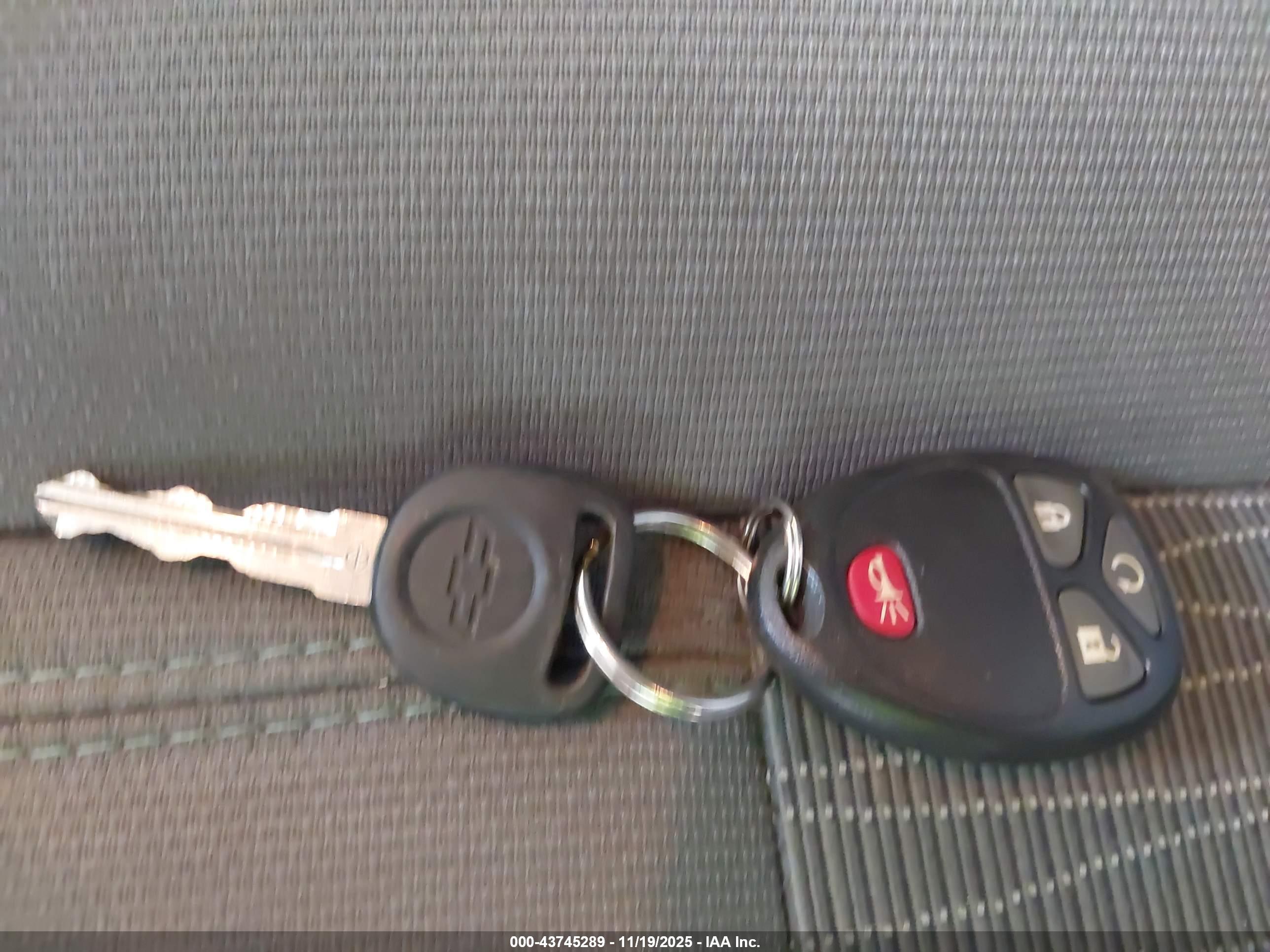 CHEVROLET TRAVERSE image 11