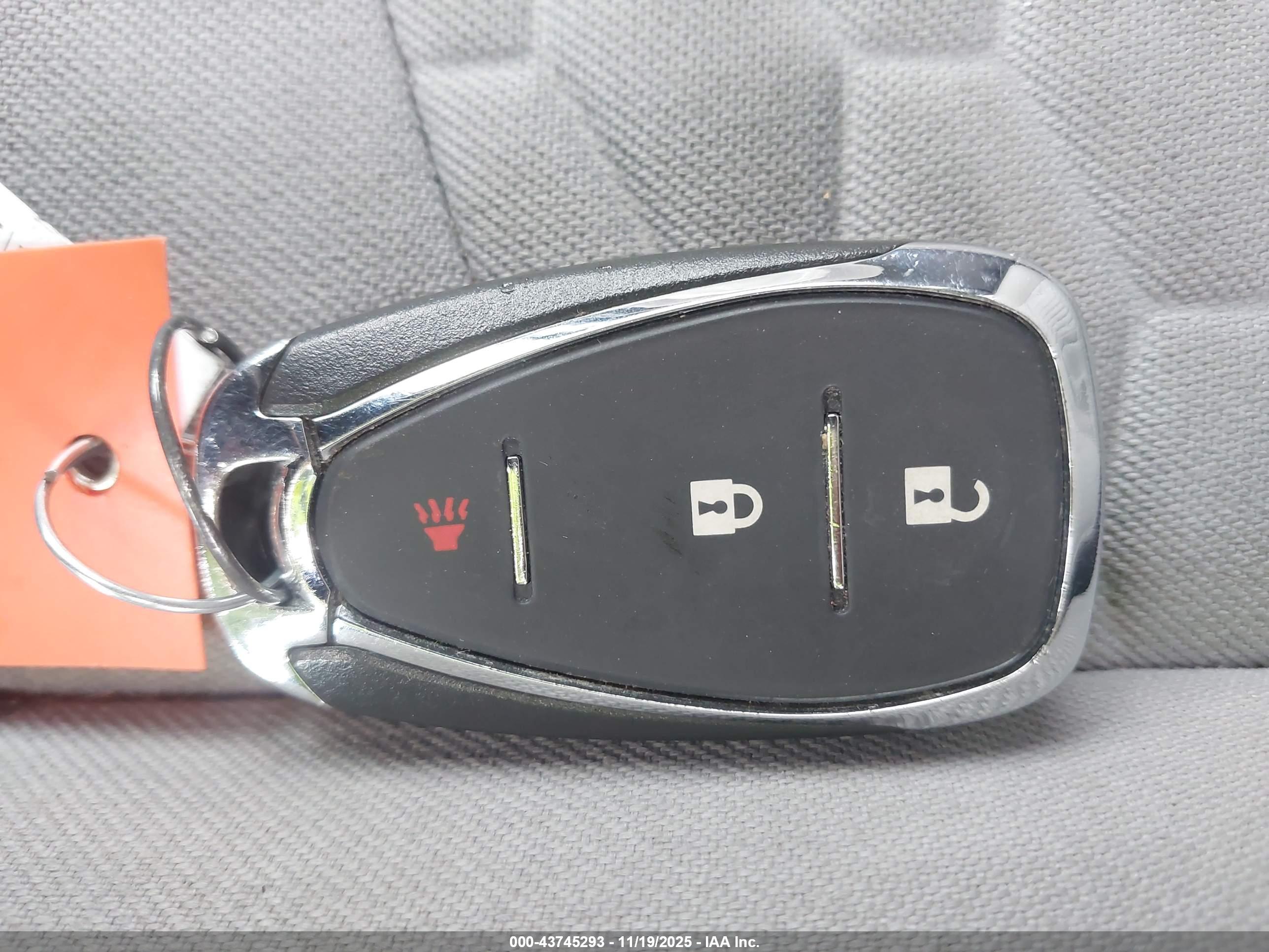 CHEVROLET EQUINOX image 11