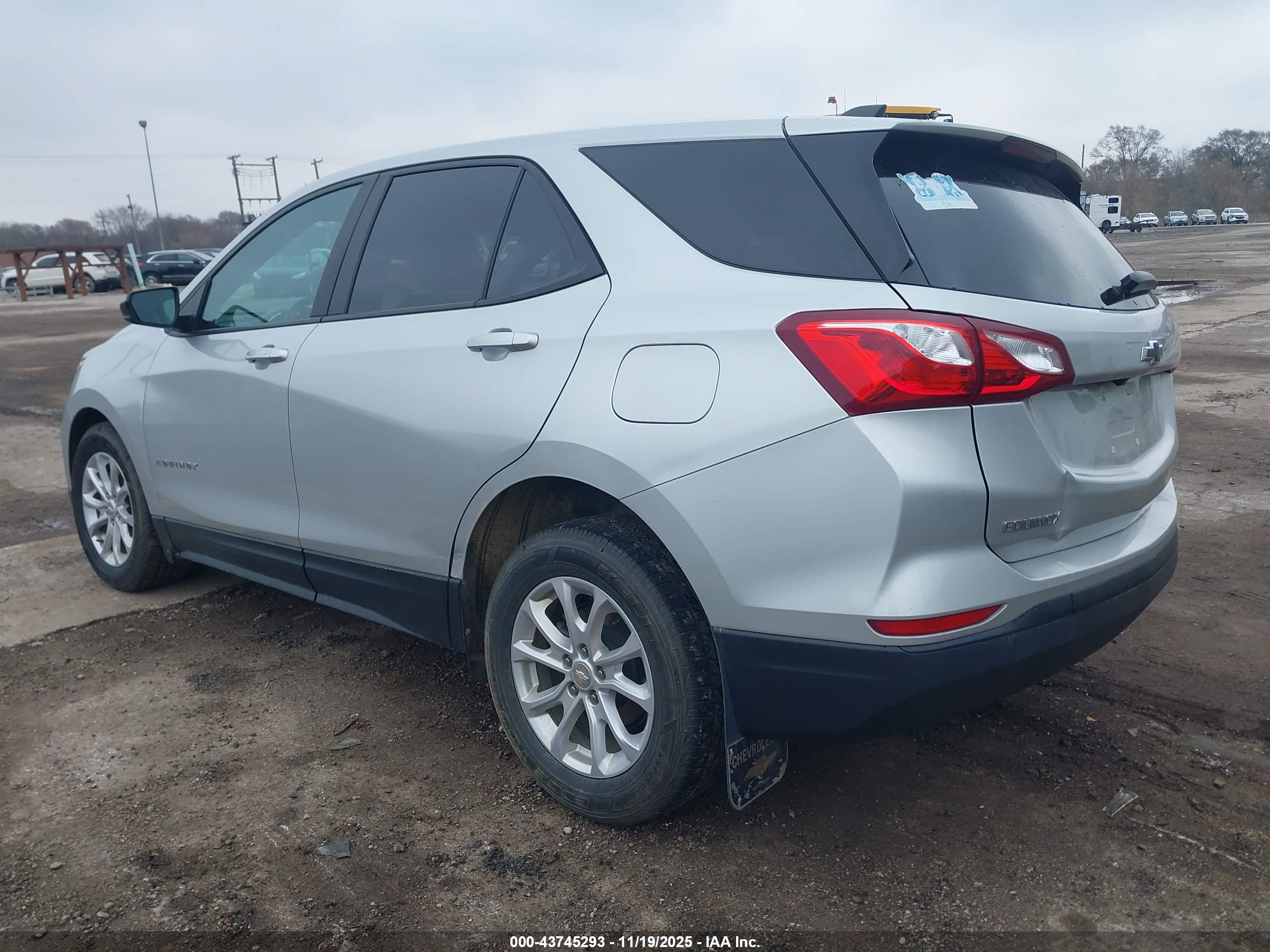 CHEVROLET EQUINOX image 3